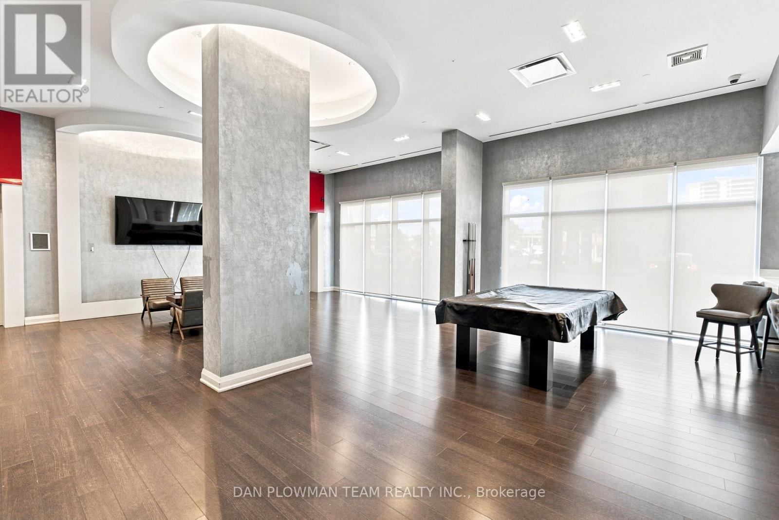 #227 20 MEADOWGLEN PLACE - Image 35