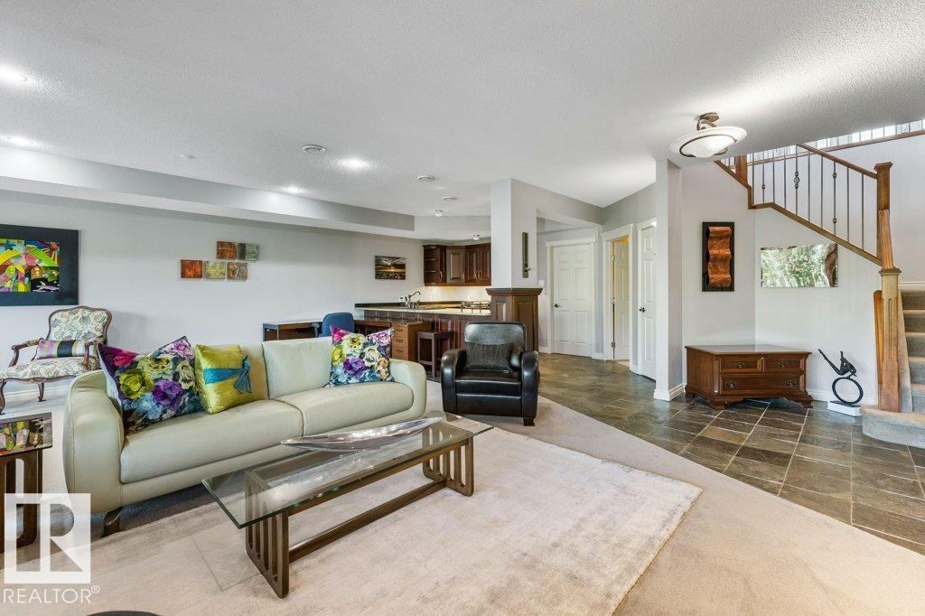 12 OAKHILL PL - 34
