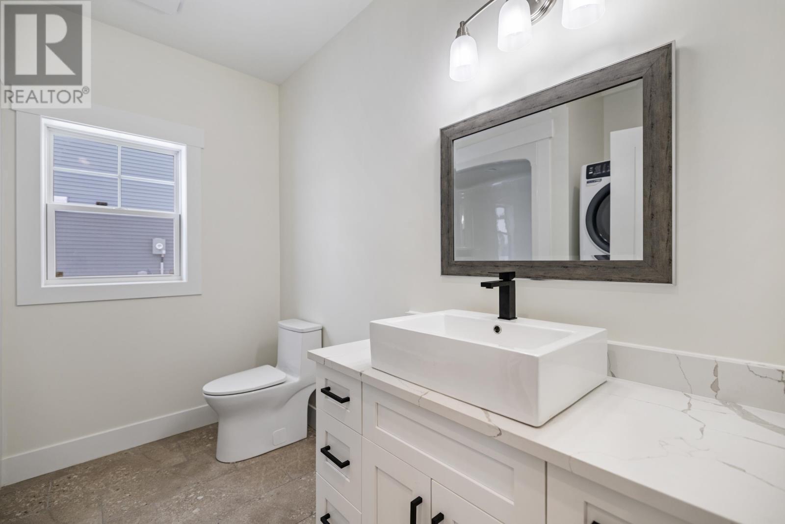9 Worth Street - Image 30