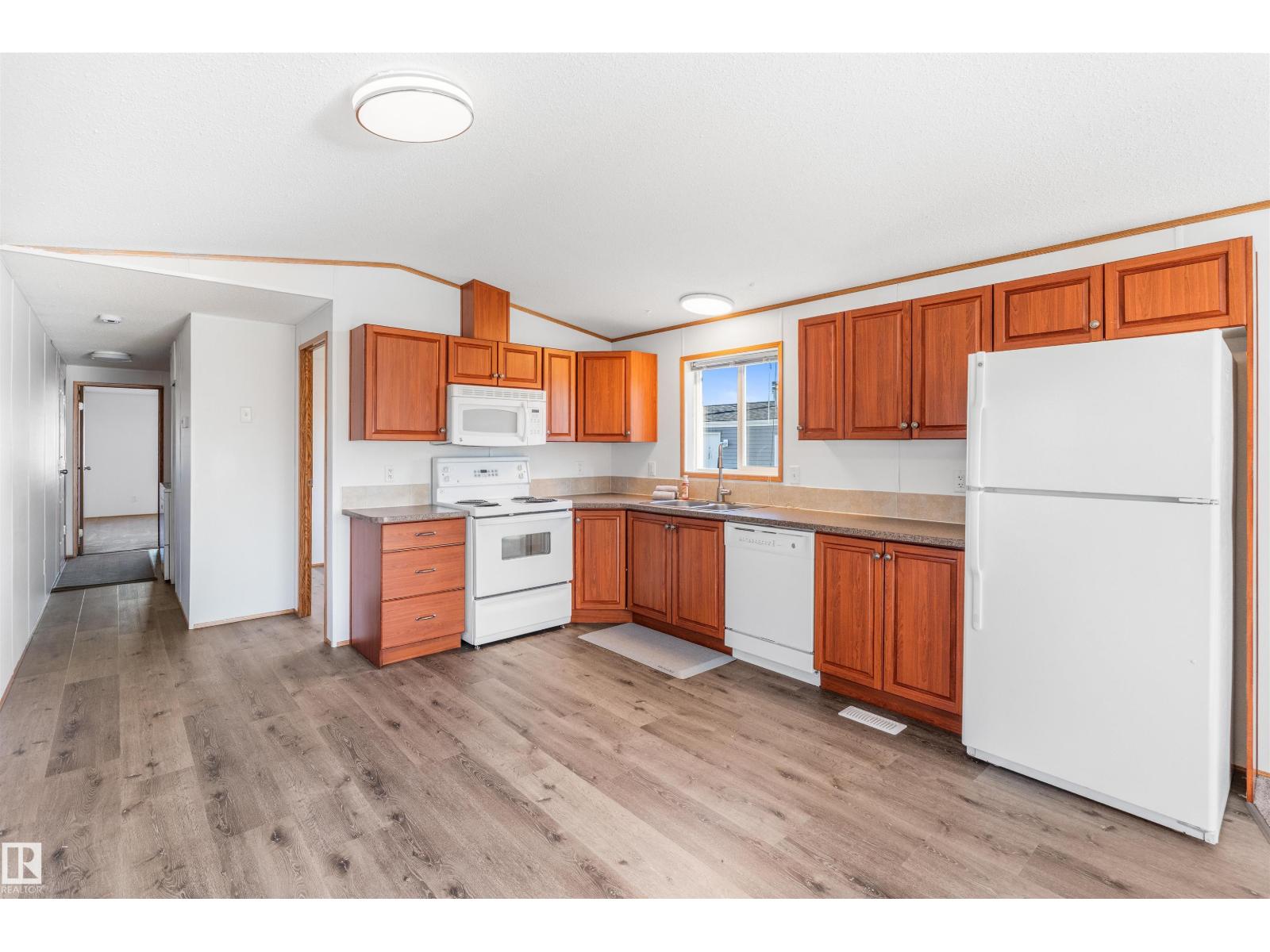 4735 50 ST - Image 11