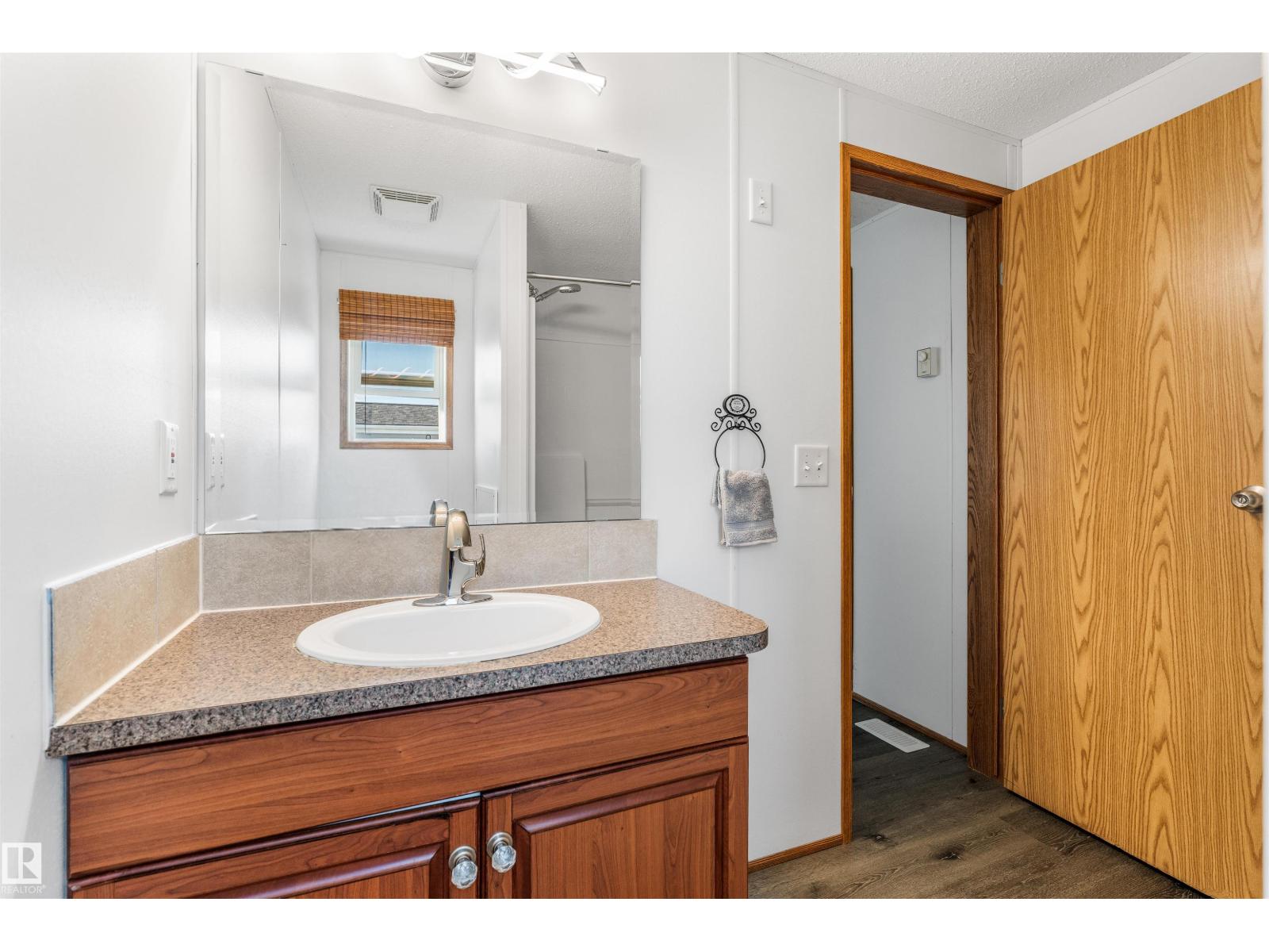 4735 50 ST - Image 22