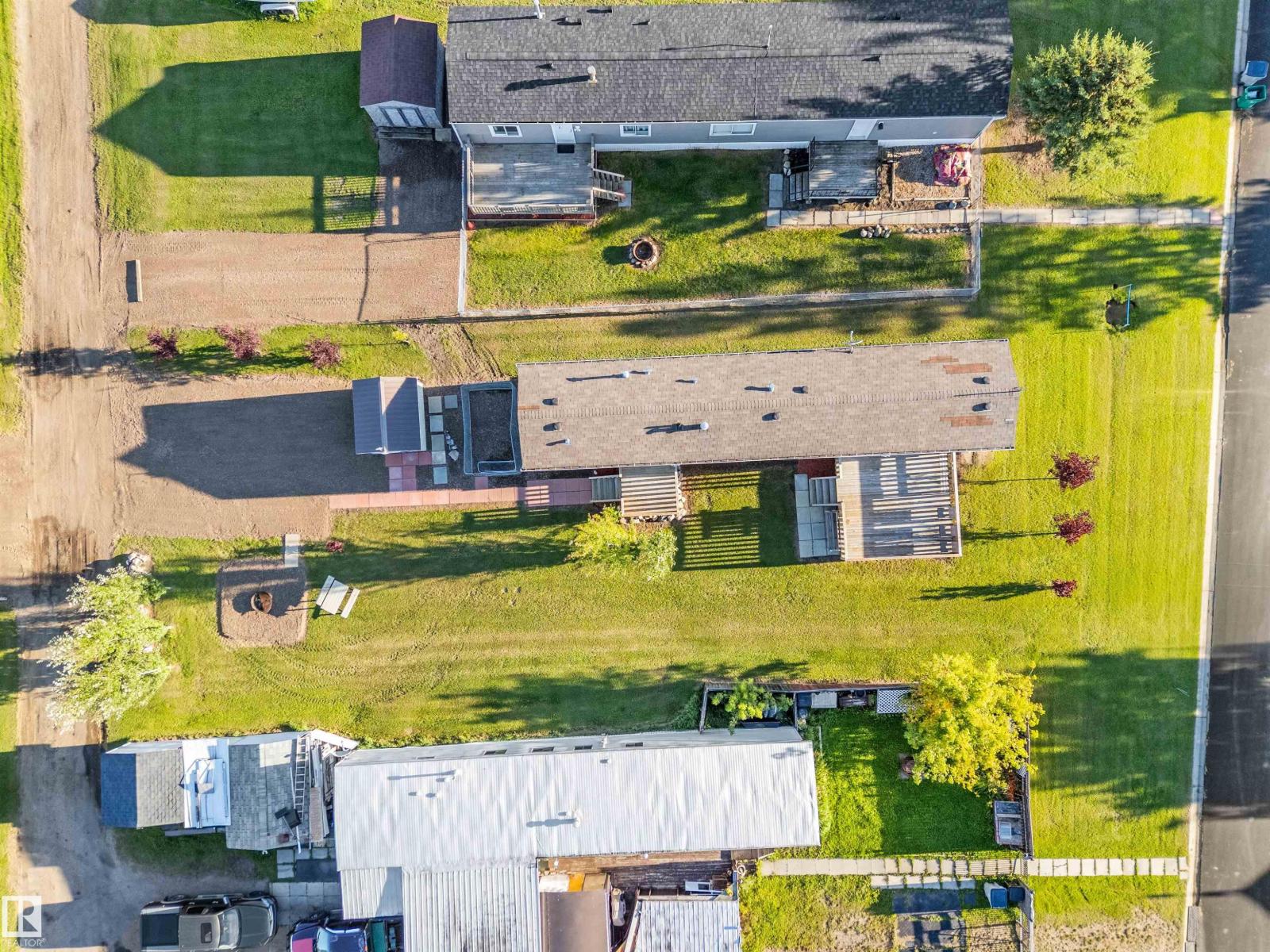 4735 50 ST - 40