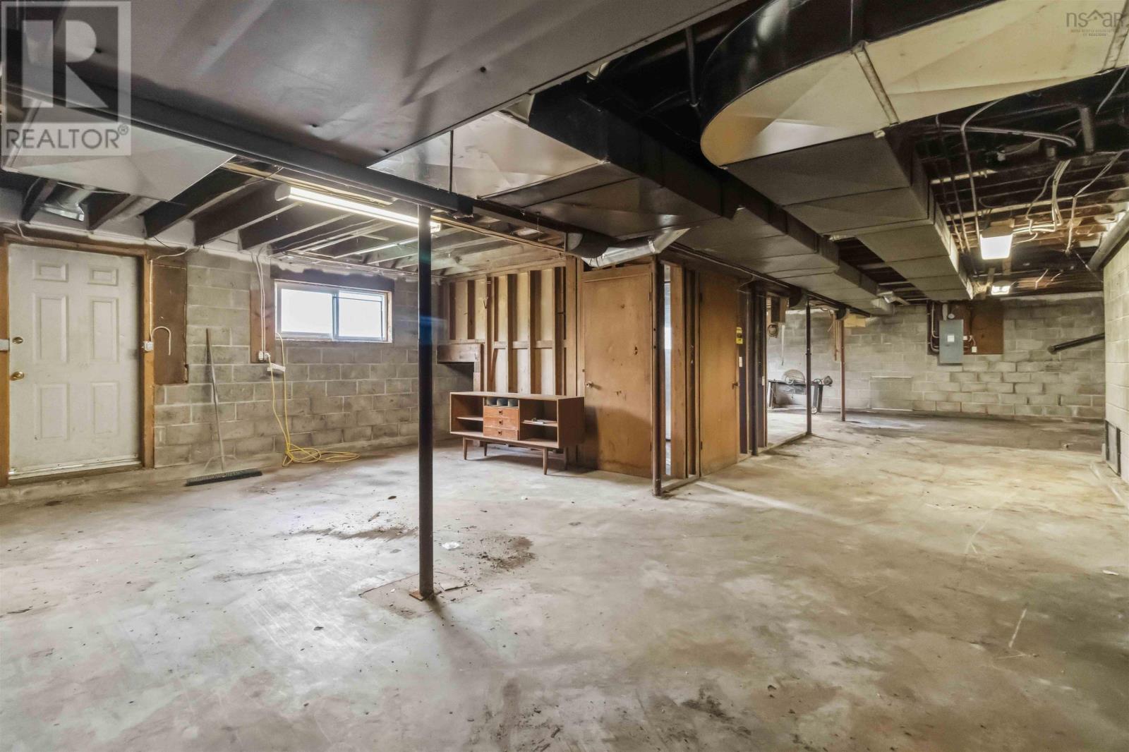 9490 Highway 8 - Image 15