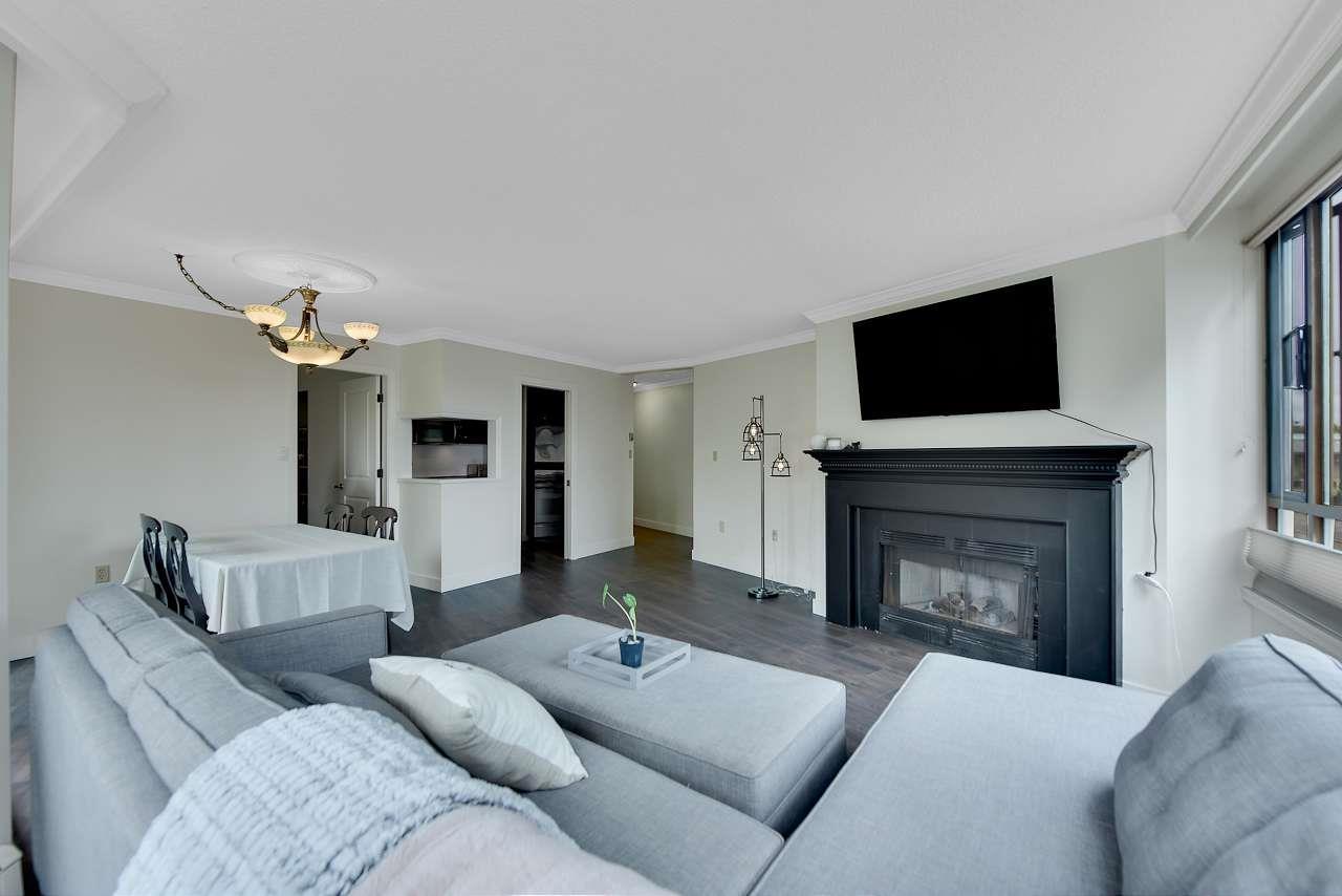 309 15111 RUSSELL AVENUE — photo 3
