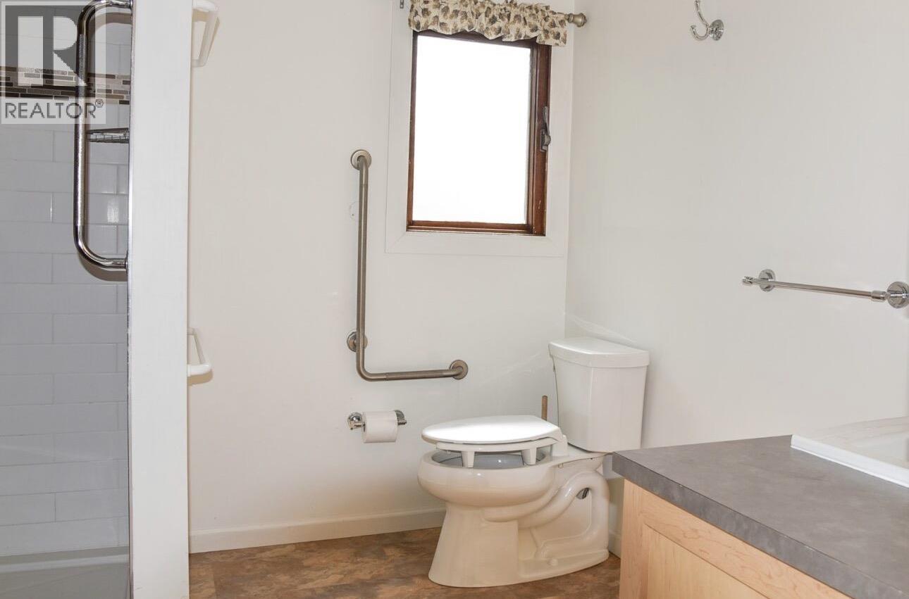 2670 THORNHILL STREET - 13