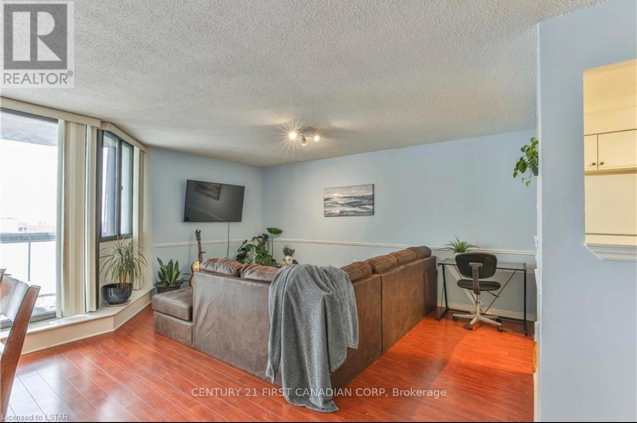 #1703 323 Colborne Street, London East (East A), Ontario, N6B3N8, London East (East A), Ontario — photo 3 of 5