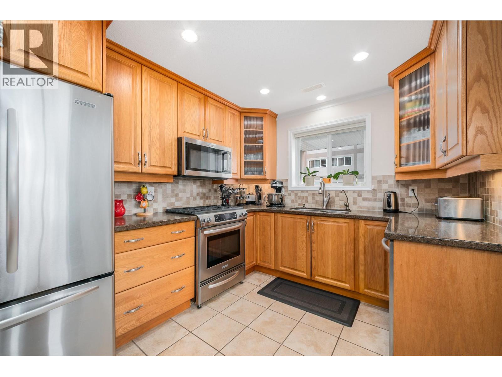 #306 1967 UNDERHILL Street - Image 13