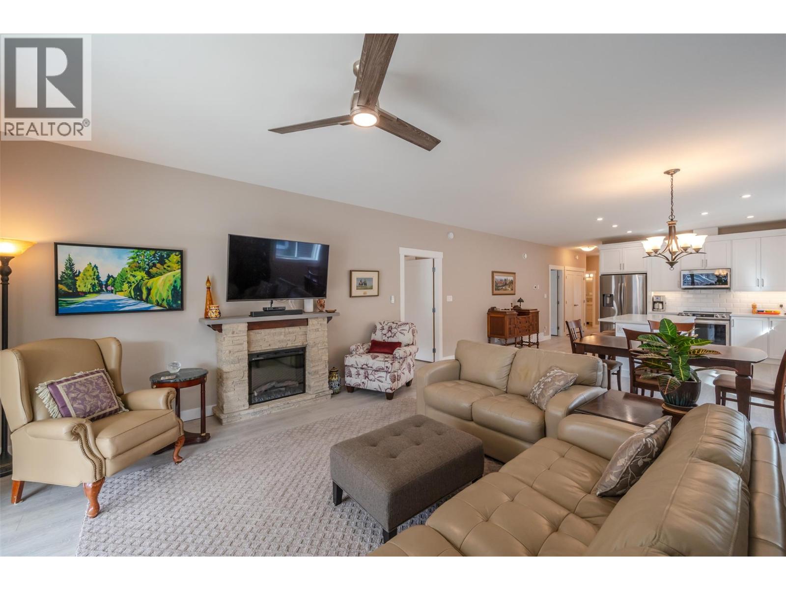 389 10th Avenue, Keremeos