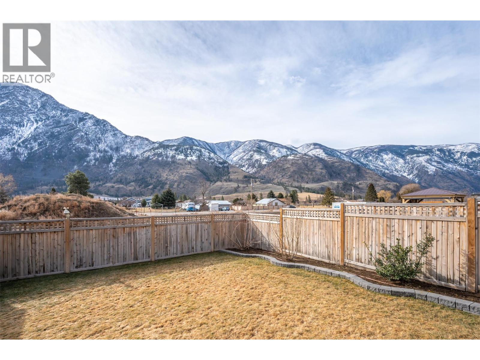  389 10th Avenue, Keremeos