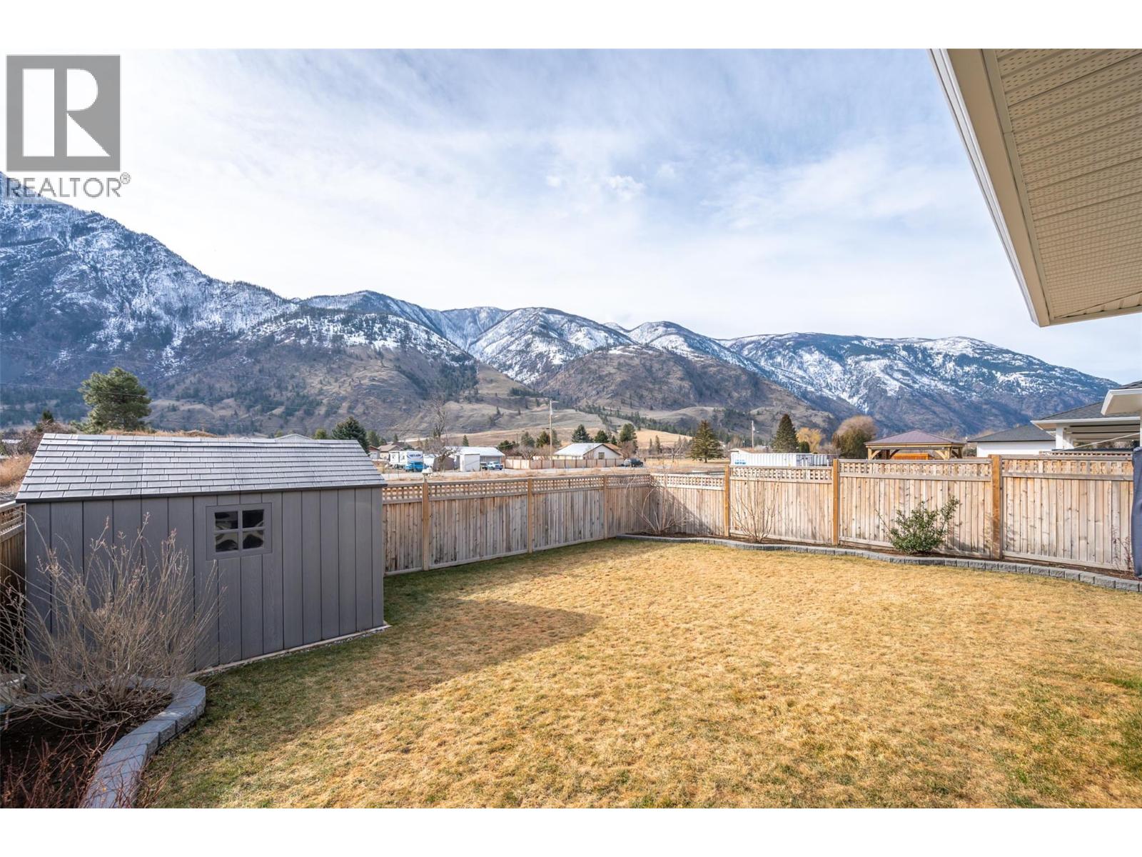  389 10th Avenue, Keremeos