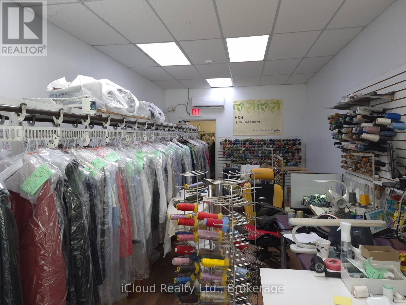 2207 Gerrard Street East, Toronto (East End-Danforth), Ontario, M4E2C8, Toronto (East End-Danforth), Ontario — photo 5 of 5