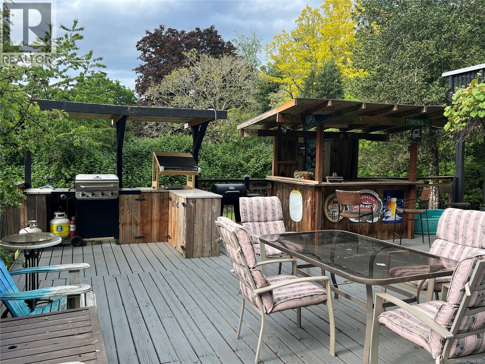 9146 West Saanich Rd - 3