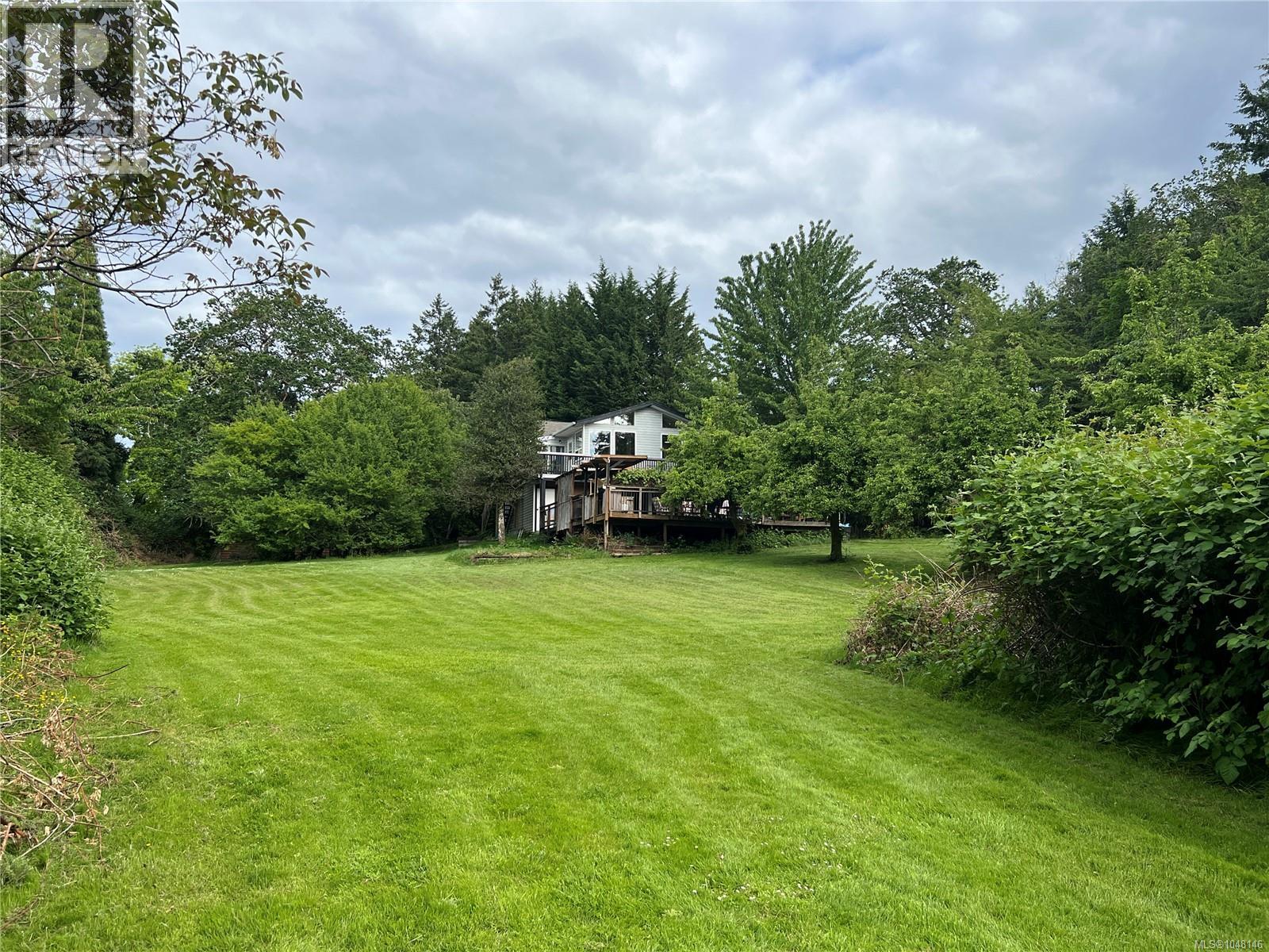 9146 West Saanich Rd - 34