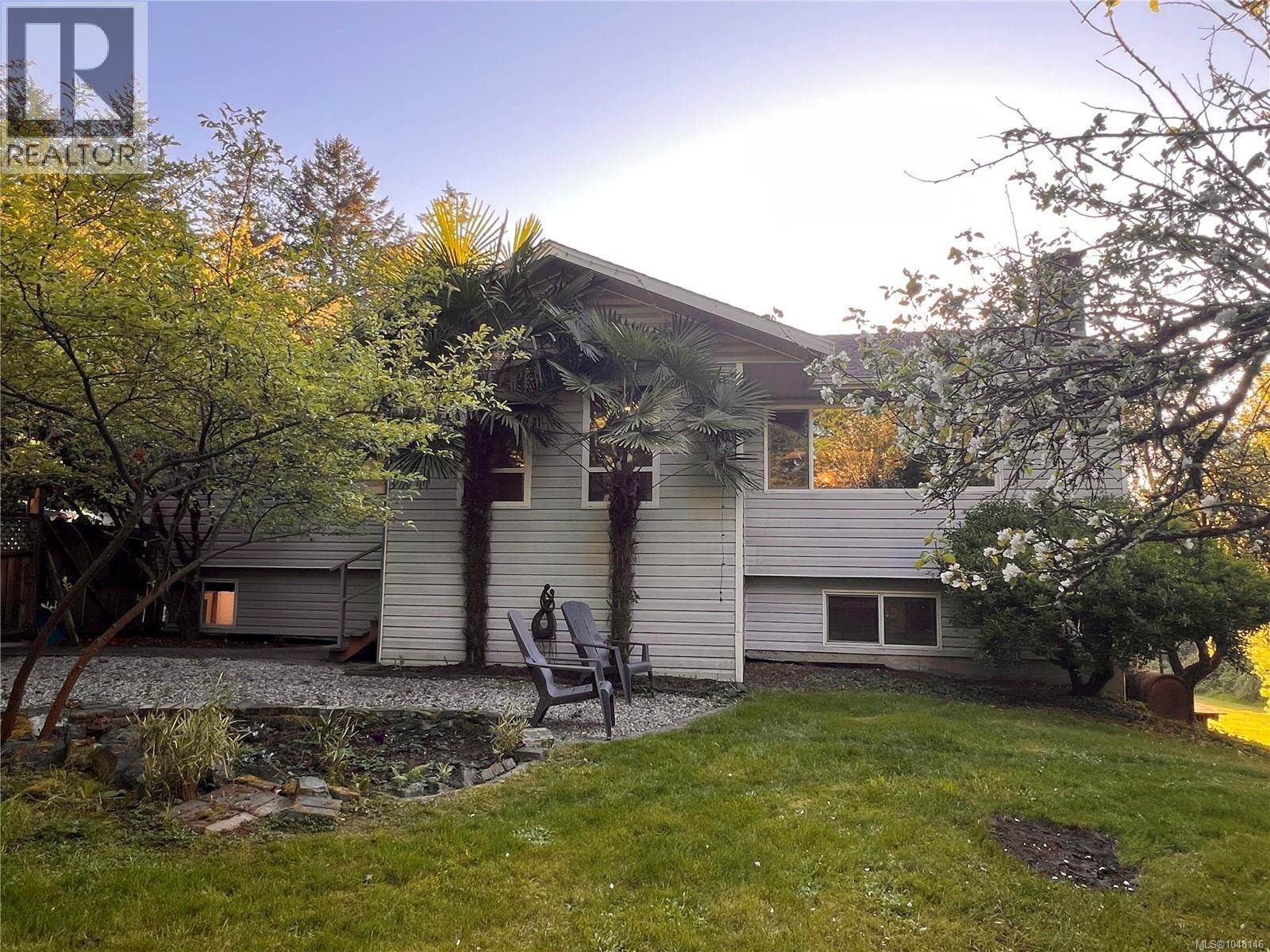 9146 West Saanich Rd - Image 5
