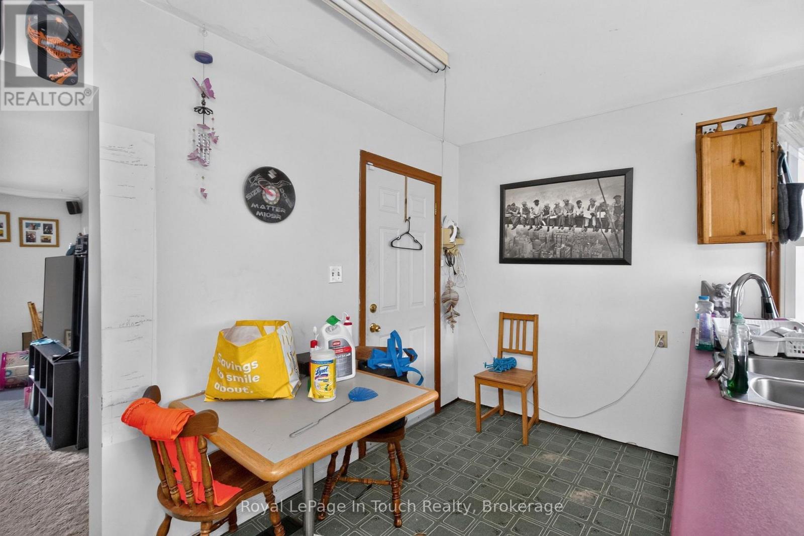 465 WILLIAM STREET - Image 17