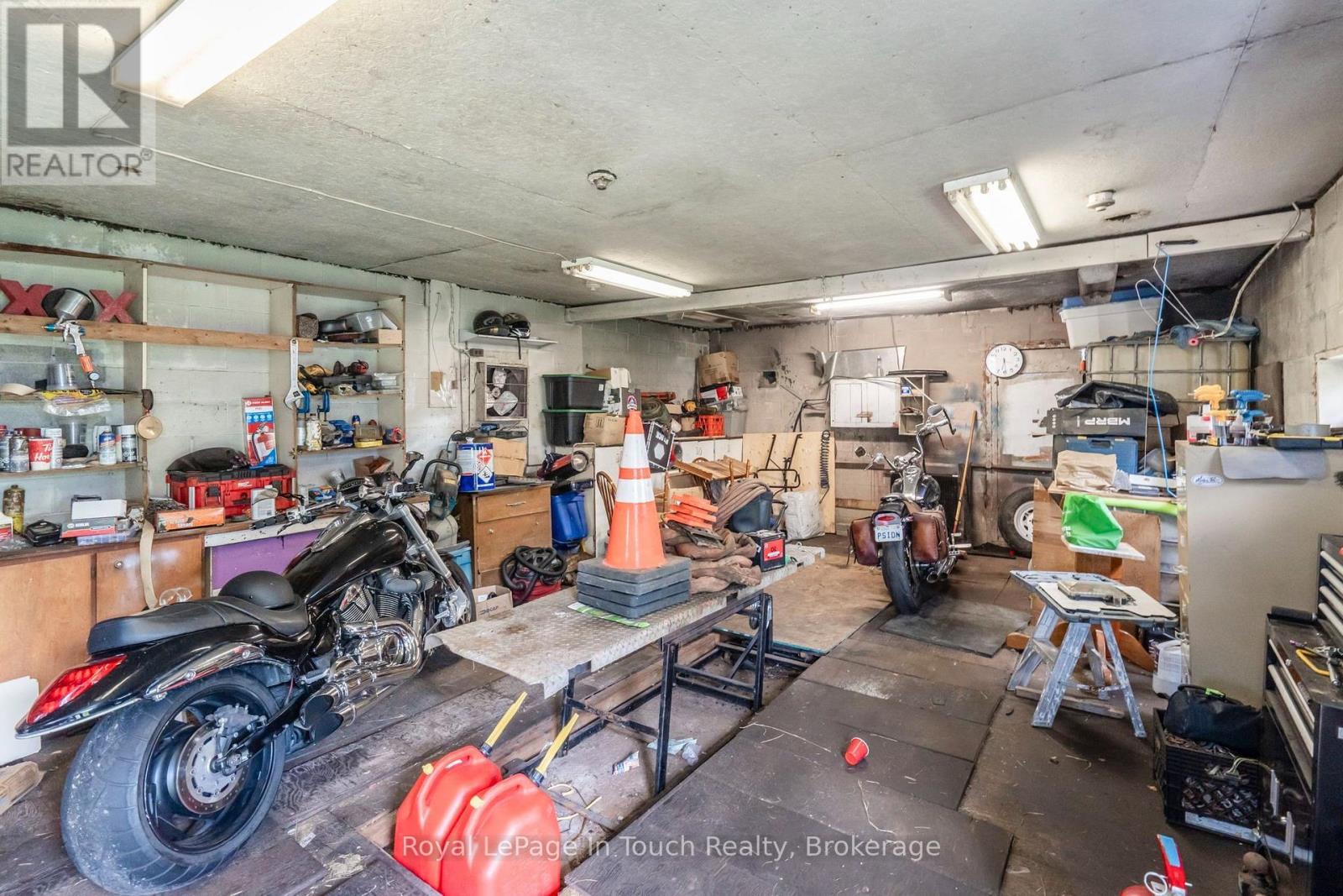 465 WILLIAM STREET - Image 21