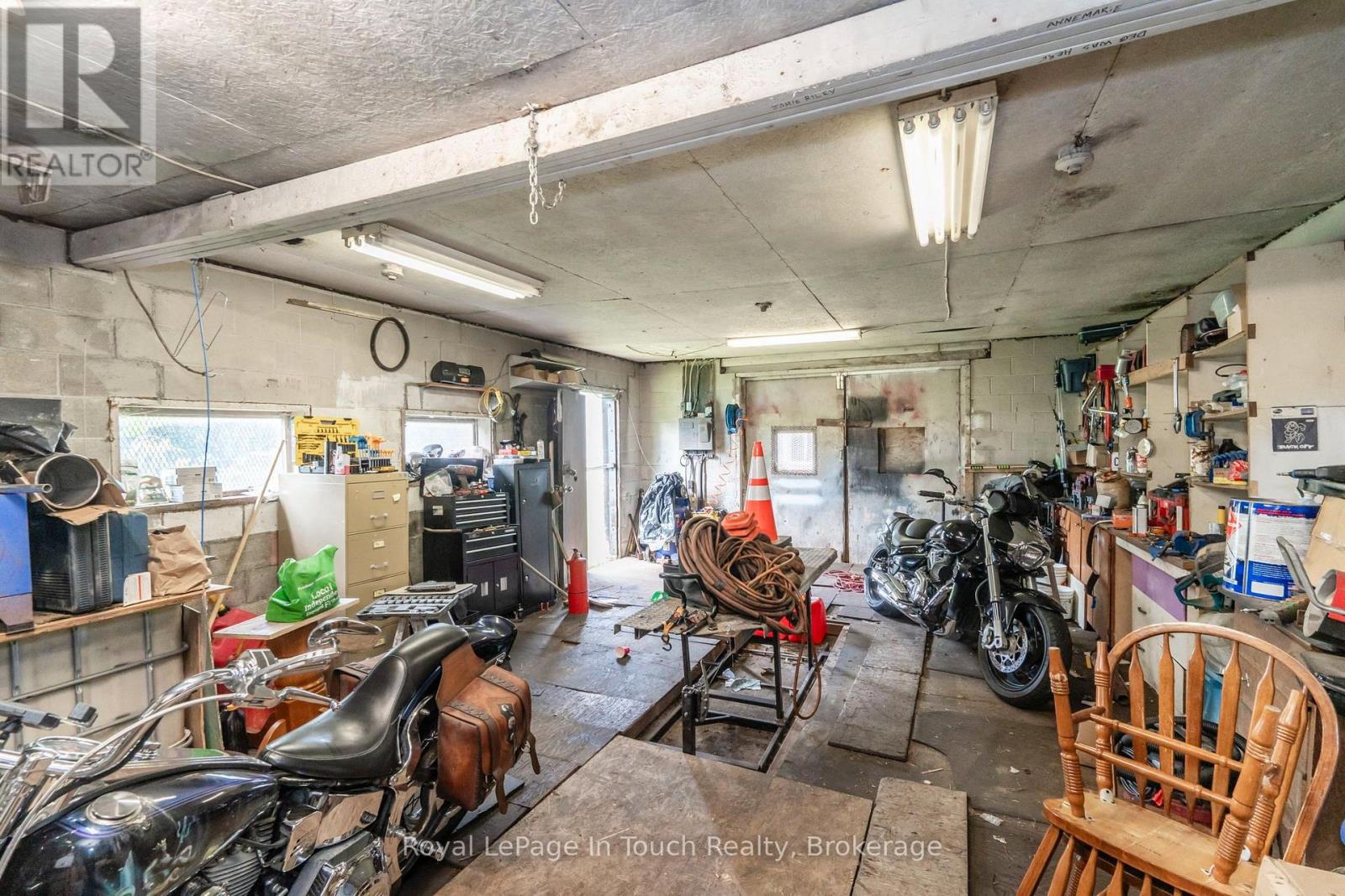 465 WILLIAM STREET - 22