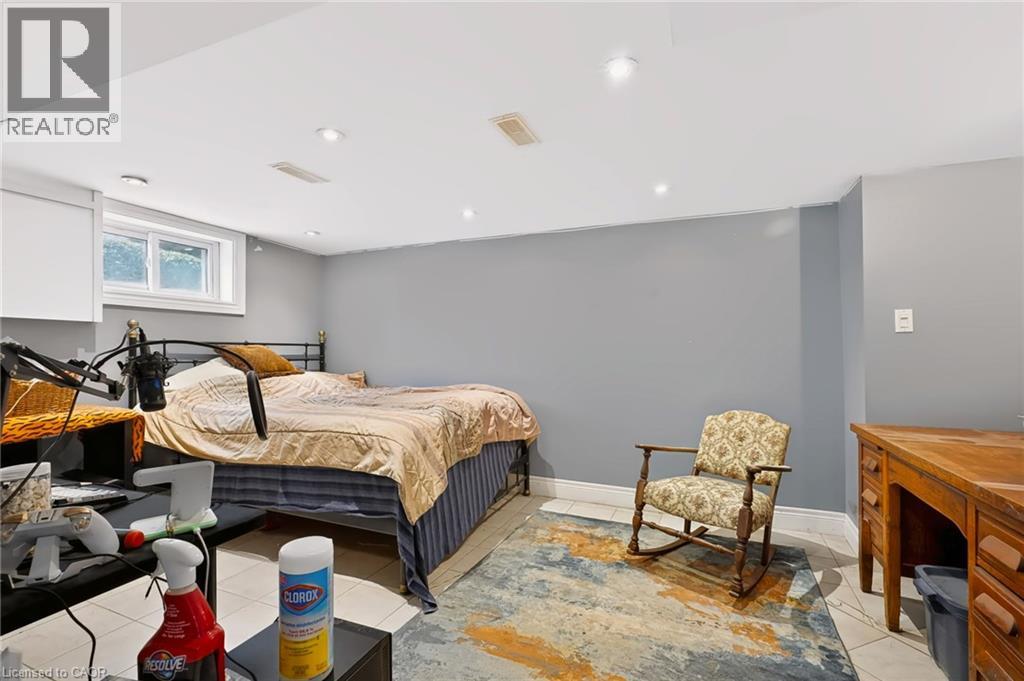 1046 SHEPHERDS Drive - 30