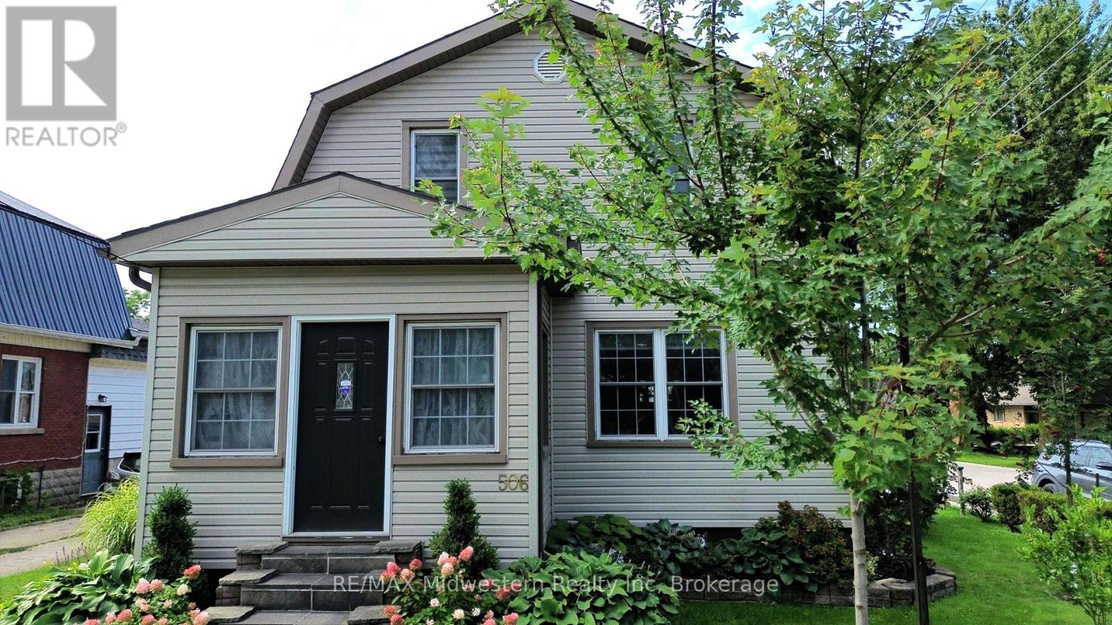 506 MAIN STREET E - 1