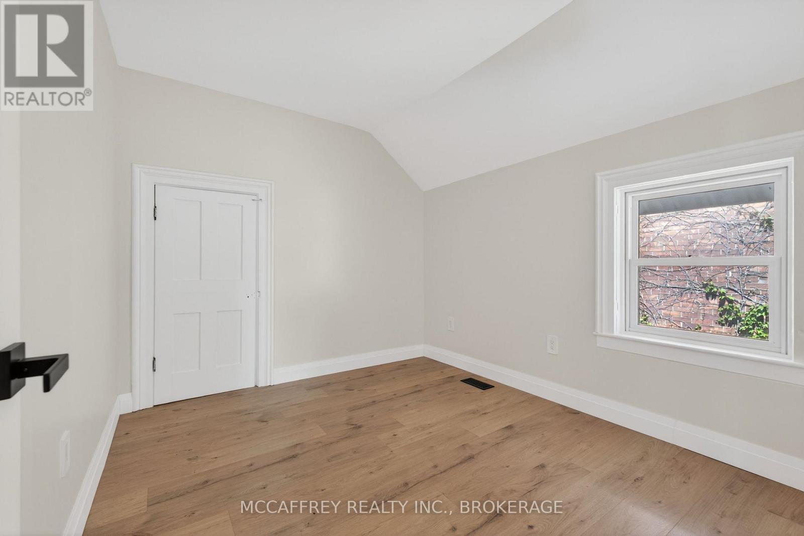 55 BRIDGE STREET W - Image 29