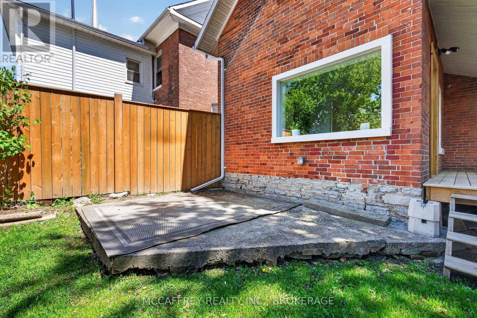 55 BRIDGE STREET W - Image 38