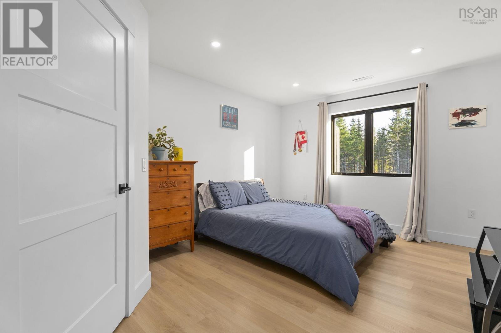 106 Edward Dr - Image 31