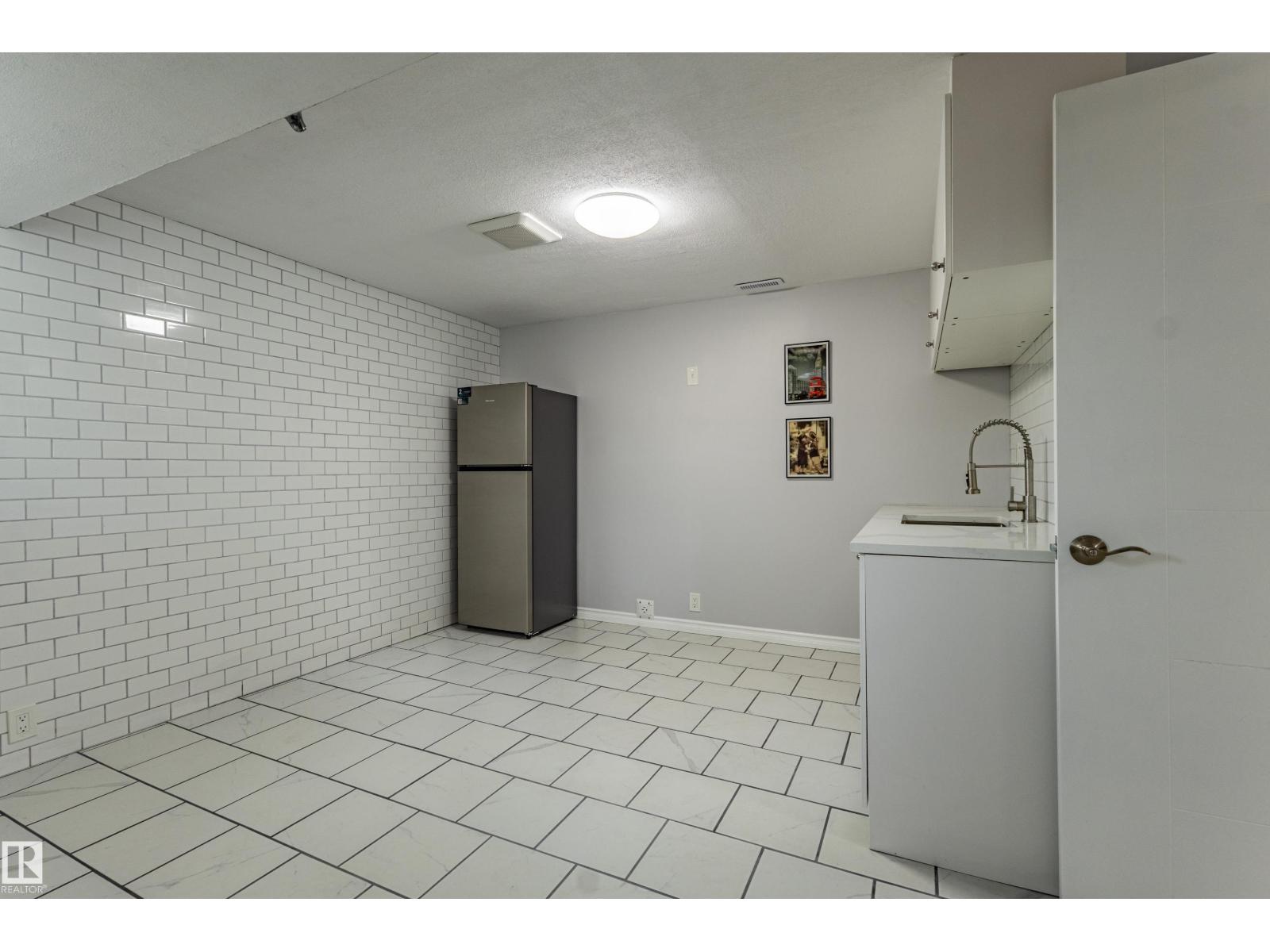 7408 180 Street NW - Image 22