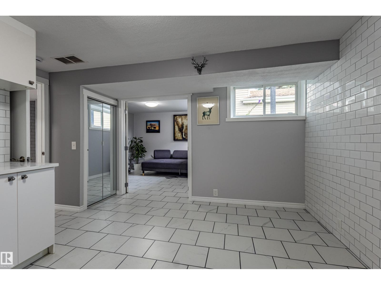 7408 180 Street NW - Image 24