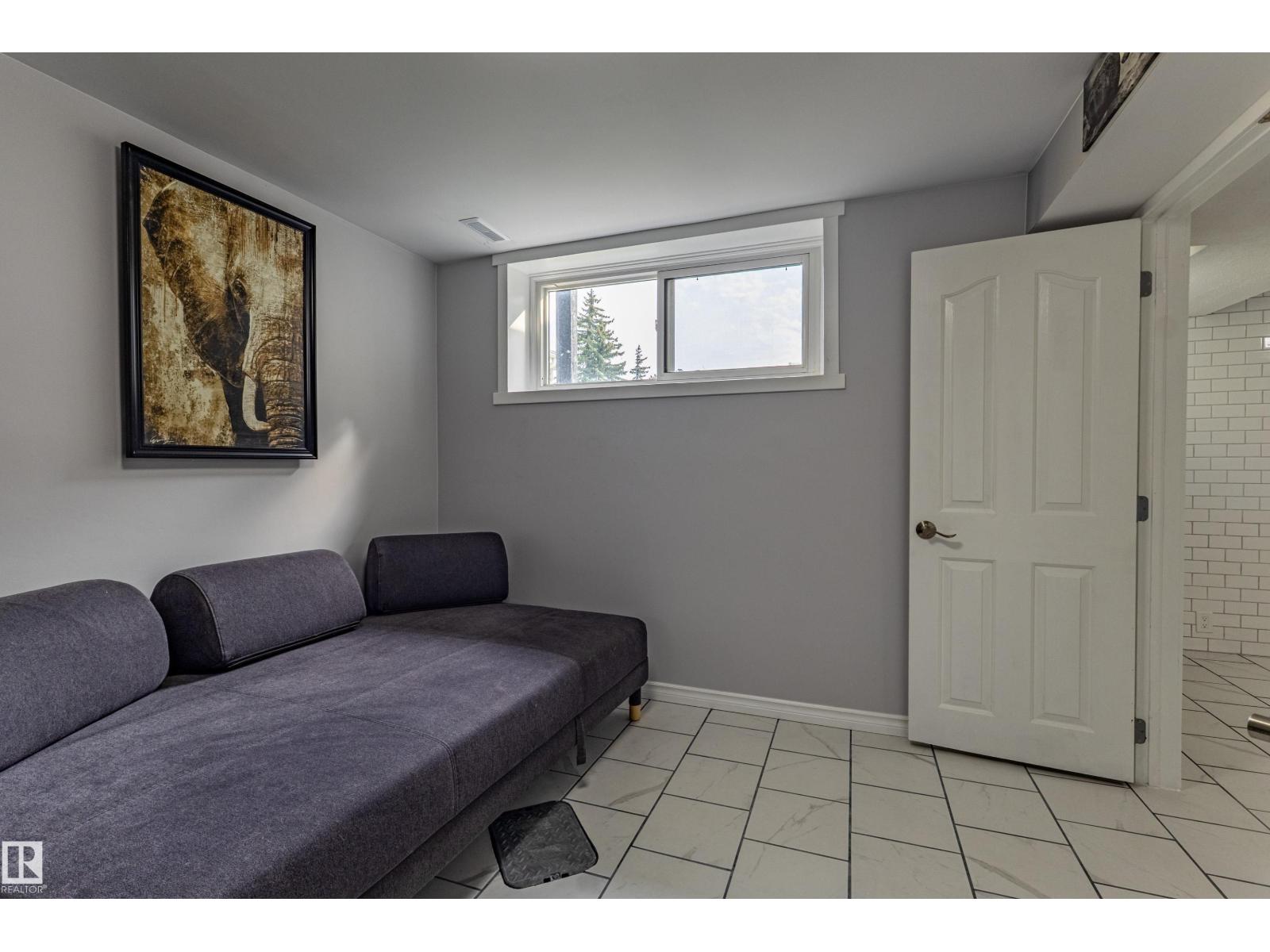 7408 180 Street NW - 29
