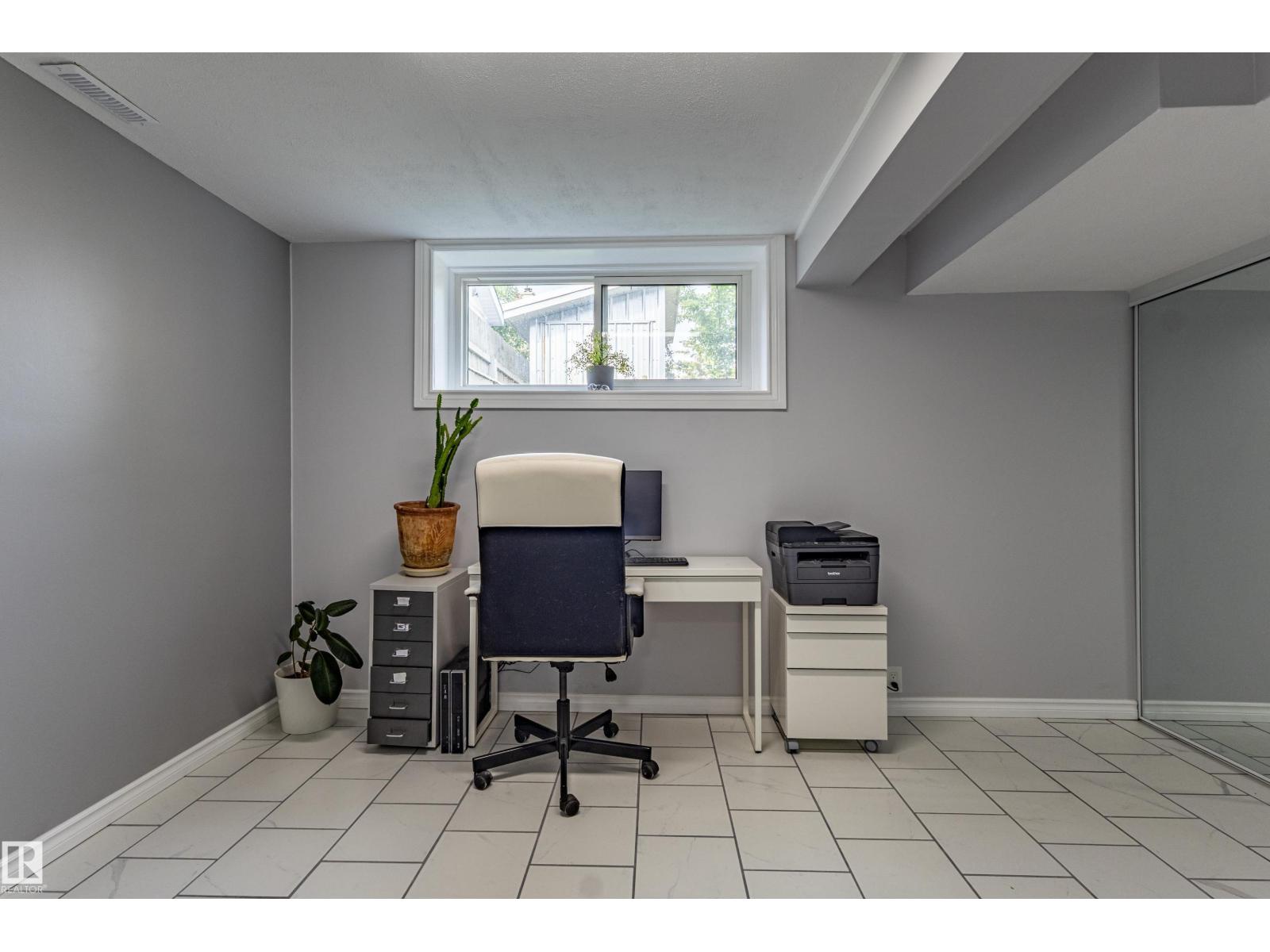 7408 180 Street NW - 34