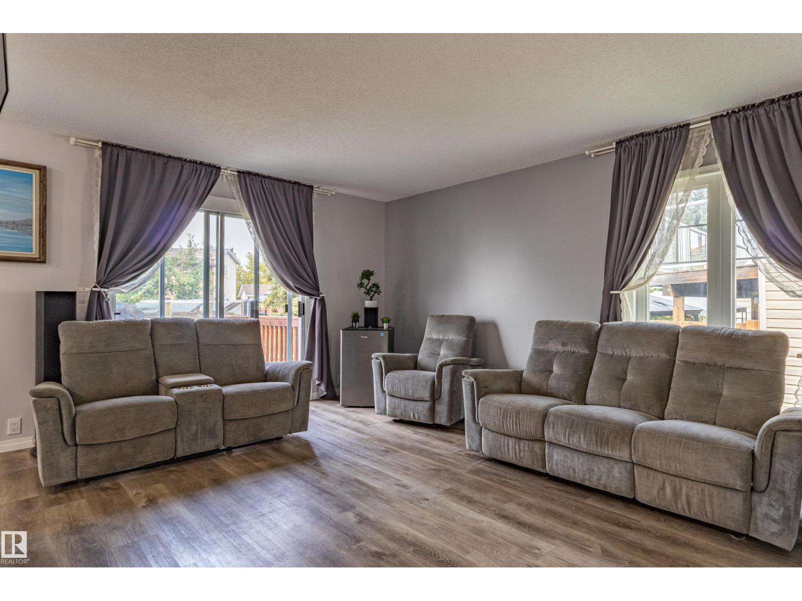 7408 180 Street NW - 4
