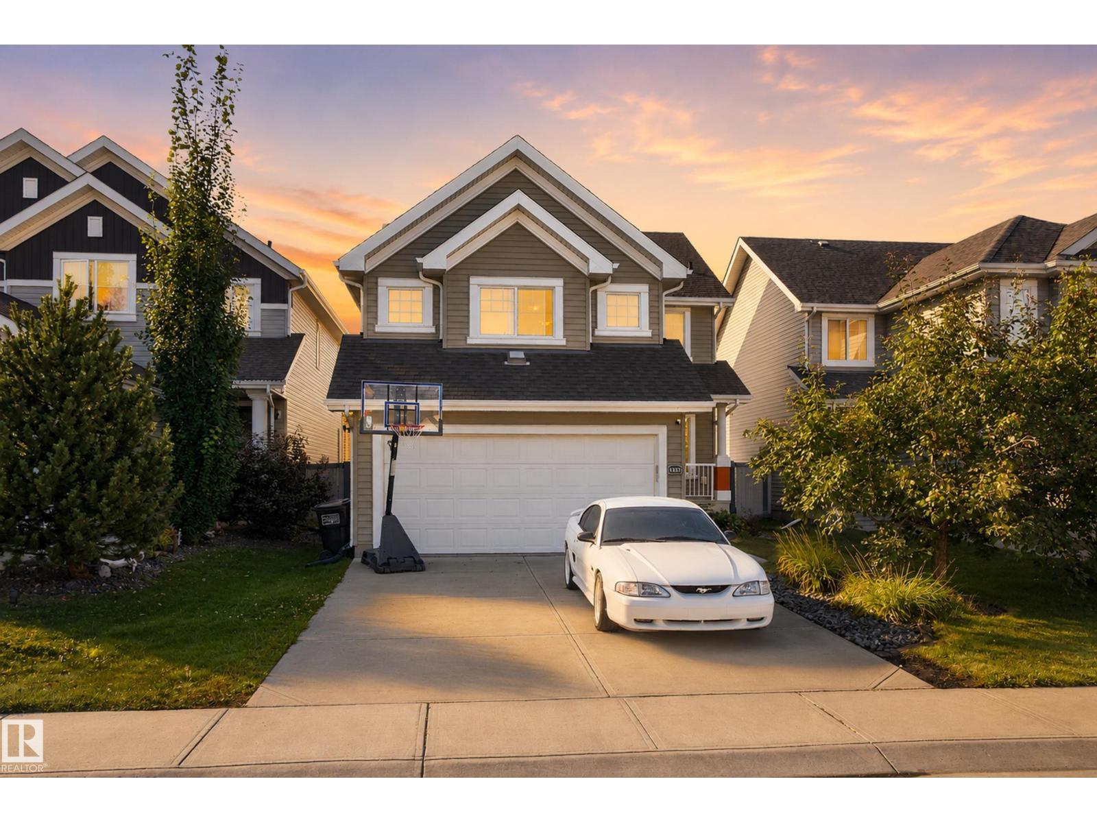 1332 72 ST SW - 1
