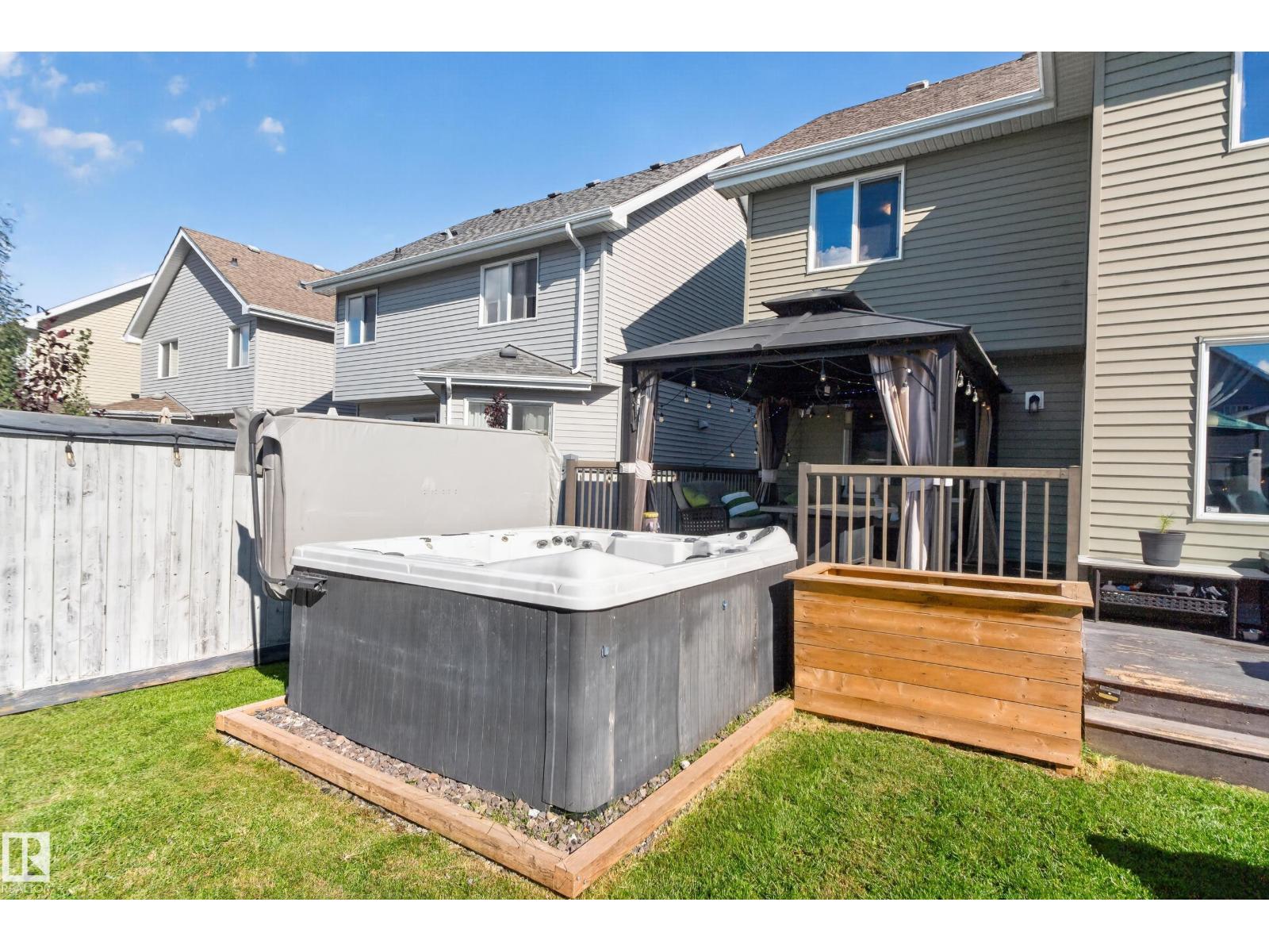 1332 72 ST SW - 32