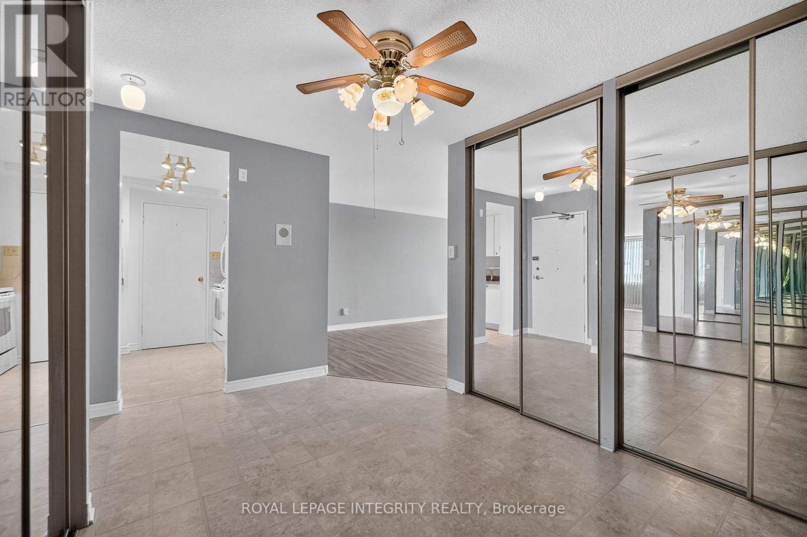 #PH8 555 BRITTANY DRIVE - Image 10