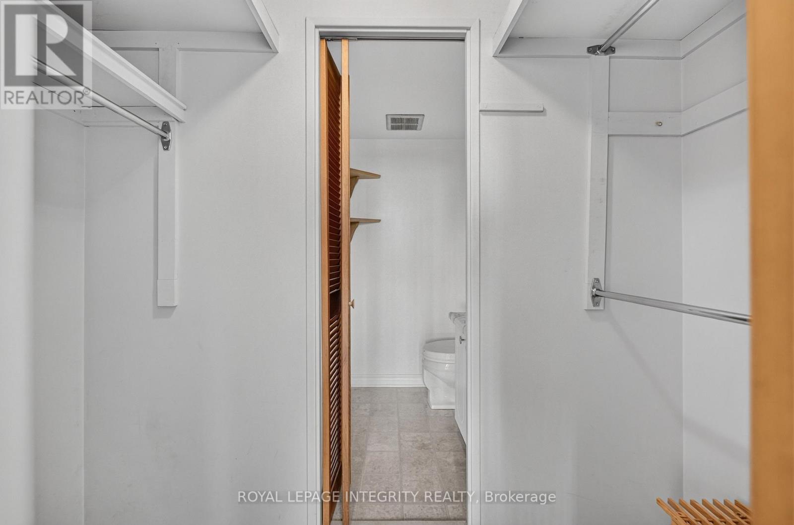 #PH8 555 BRITTANY DRIVE - Image 18