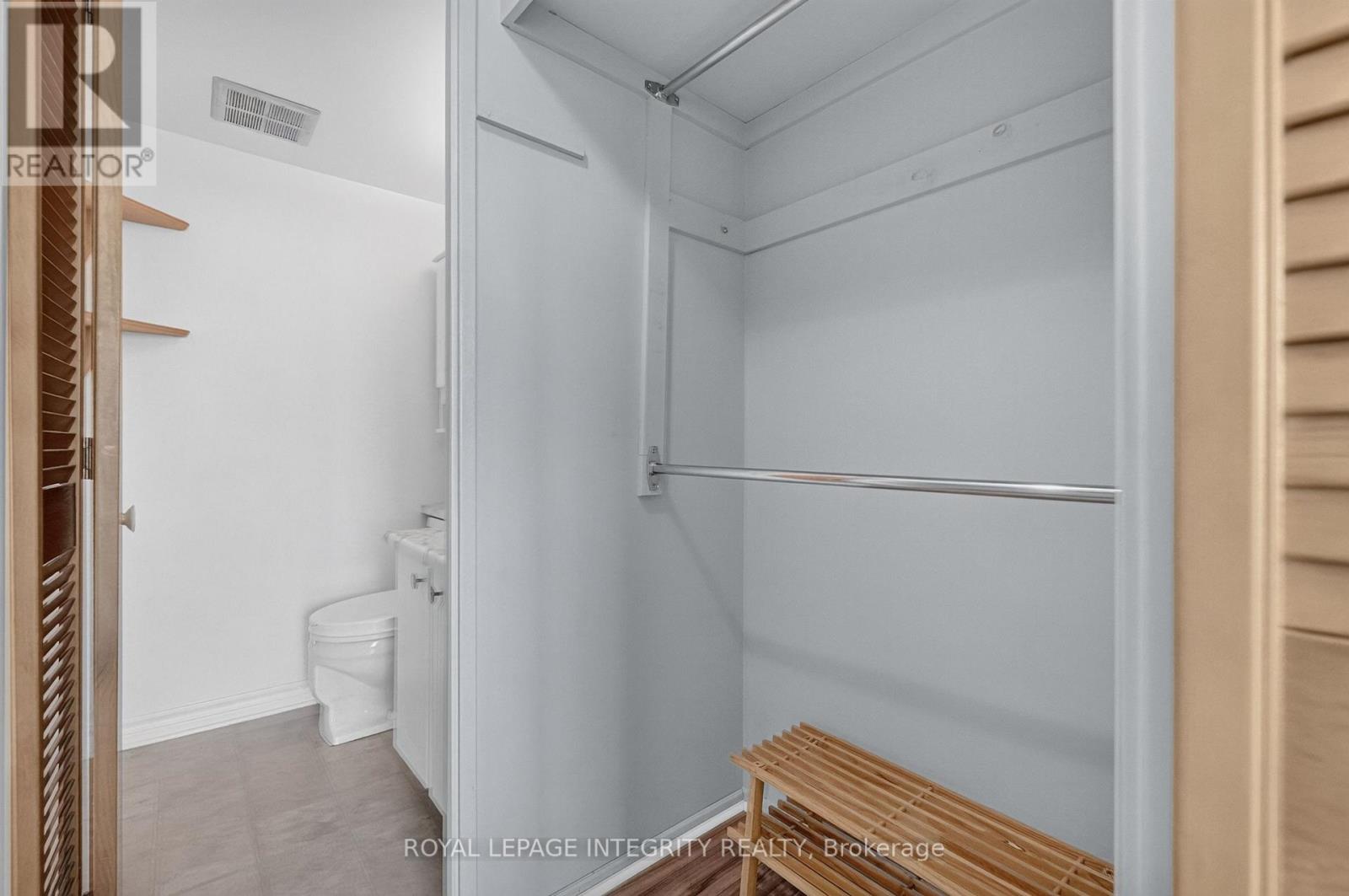 #PH8 555 BRITTANY DRIVE - Image 20