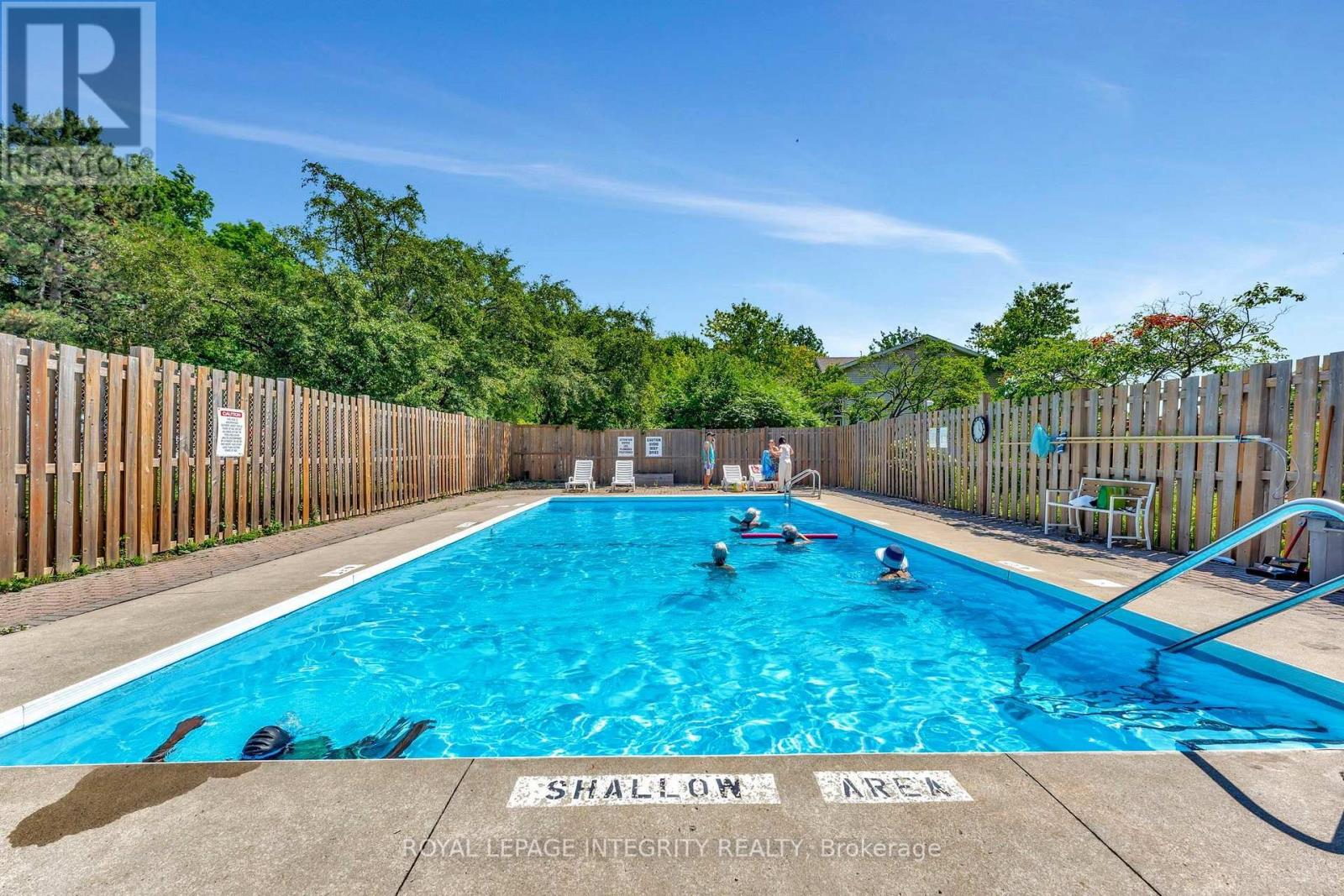 #PH8 555 BRITTANY DRIVE - Image 26