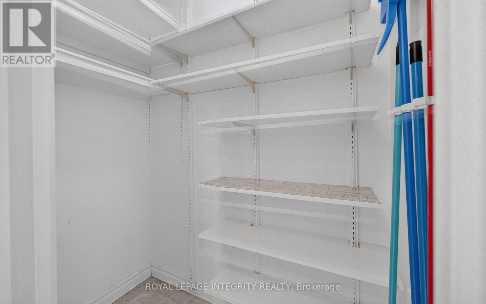 #PH8 555 BRITTANY DRIVE - Image 8