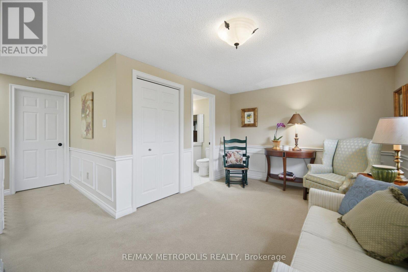 #8 2390 WOODWARD AVENUE - 13