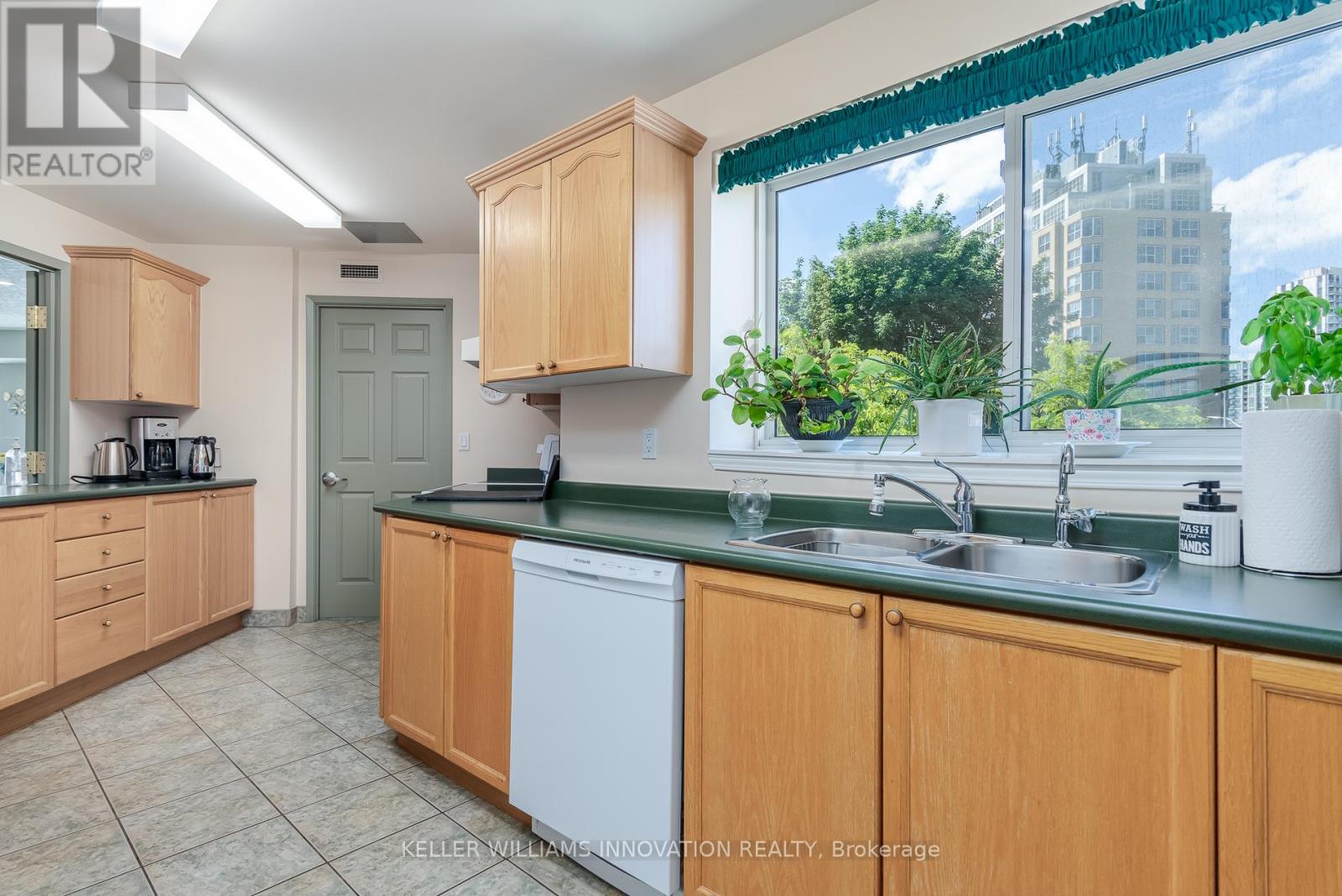 #508 20 ST GEORGE STREET - Image 32