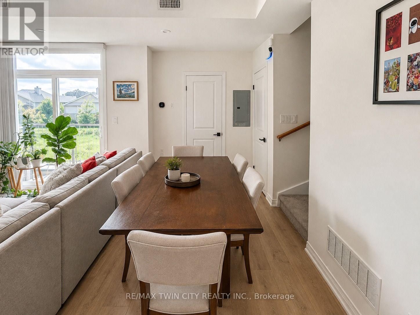142 FOAMFLOWER PLACE — photo 3