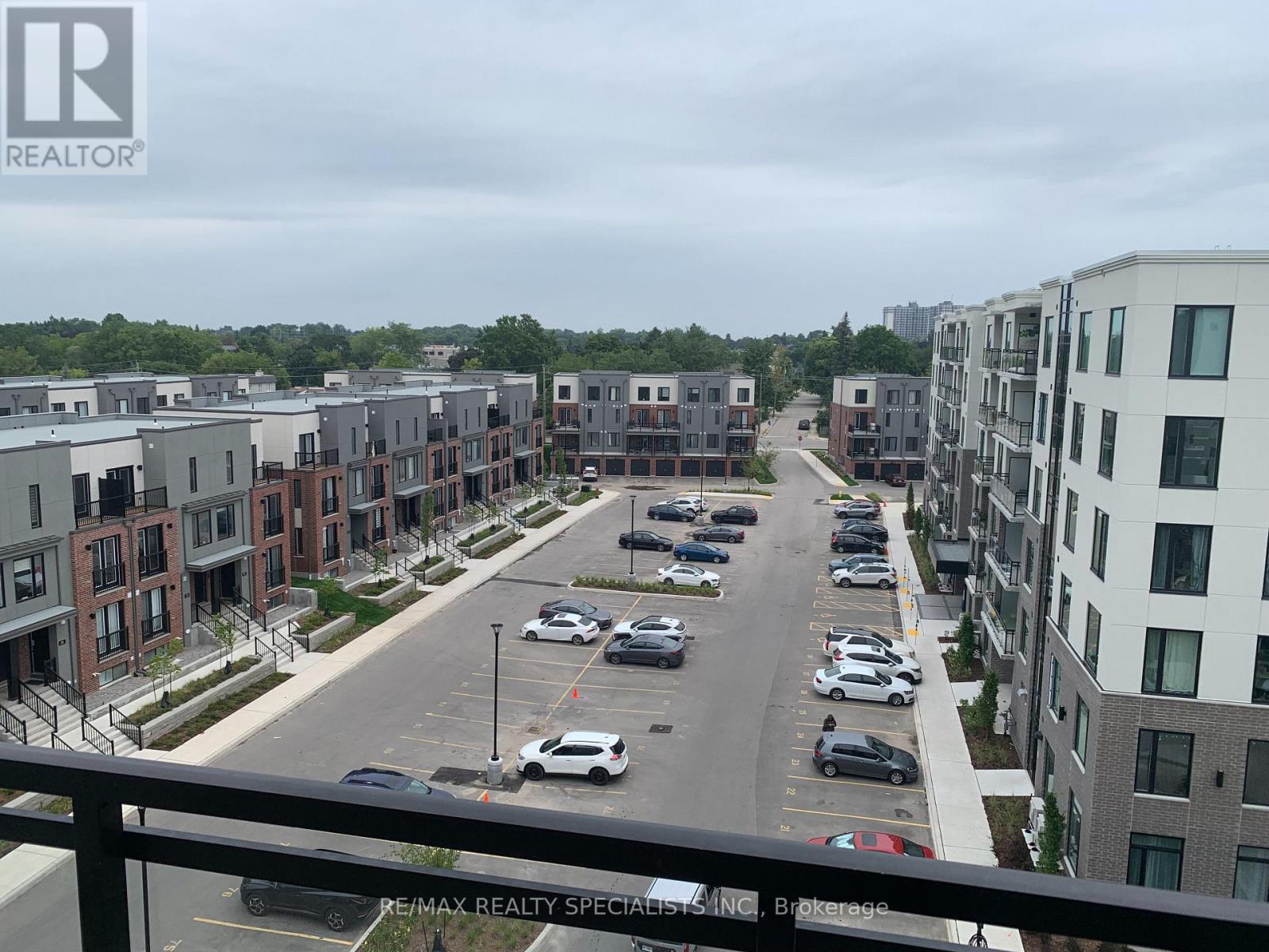 611 - 103 ROGER STREET — photo 2