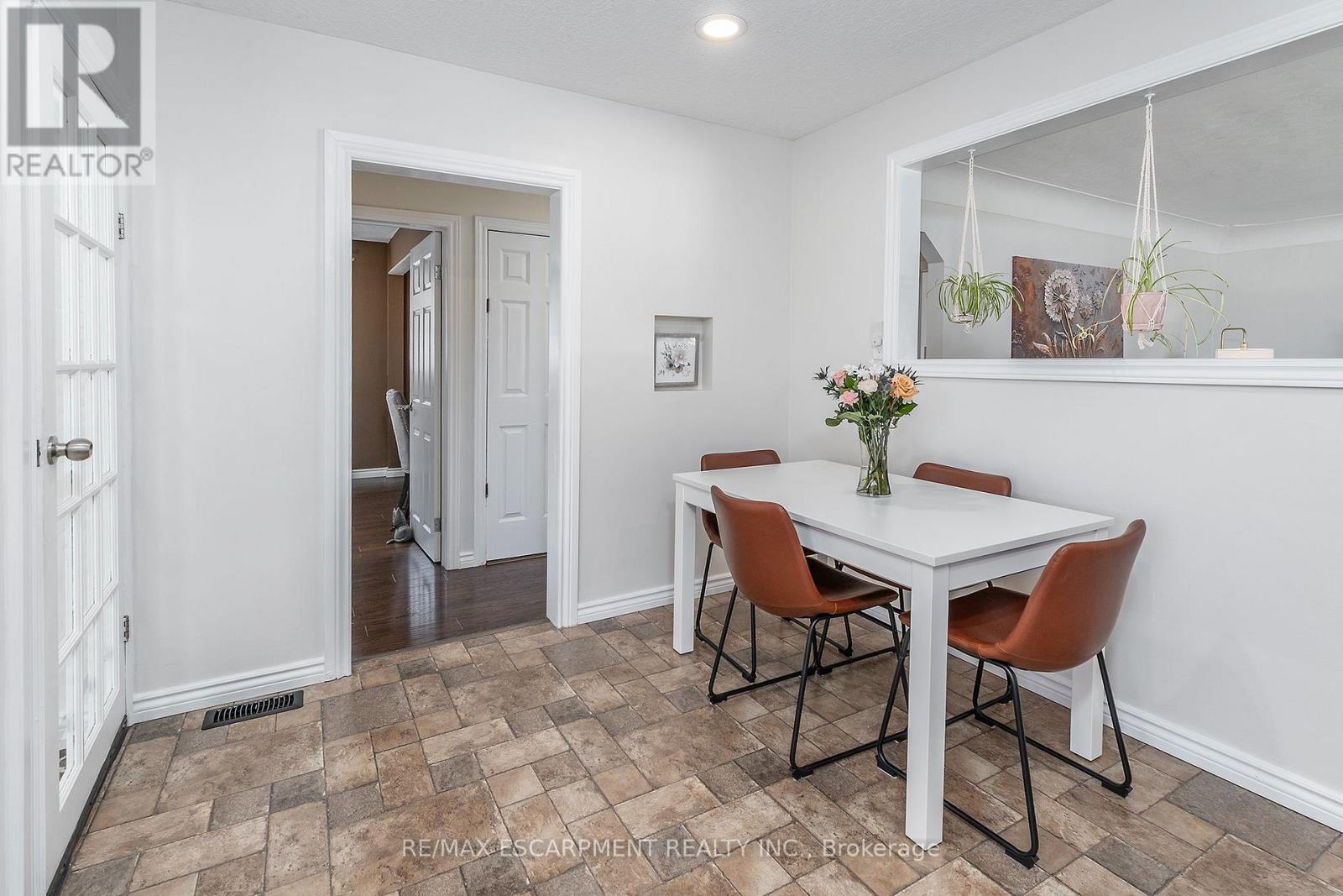 98 DUNCOMBE DRIVE - Image 11