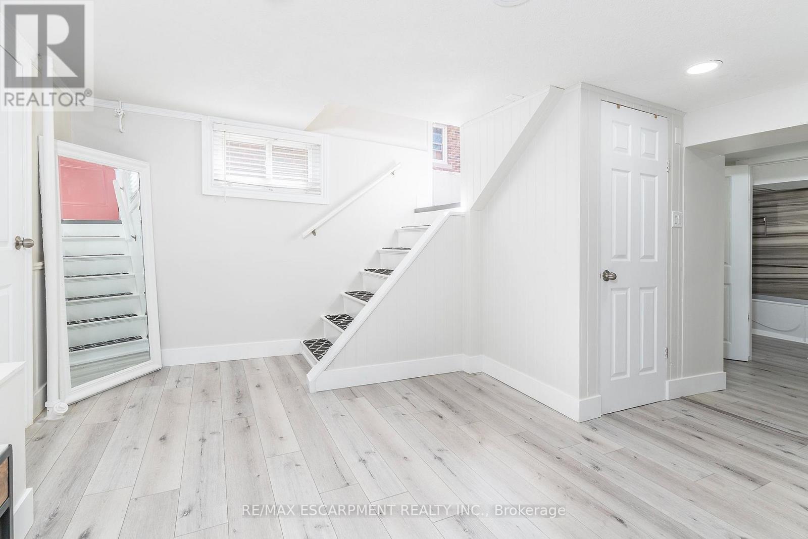98 DUNCOMBE DRIVE - Image 18