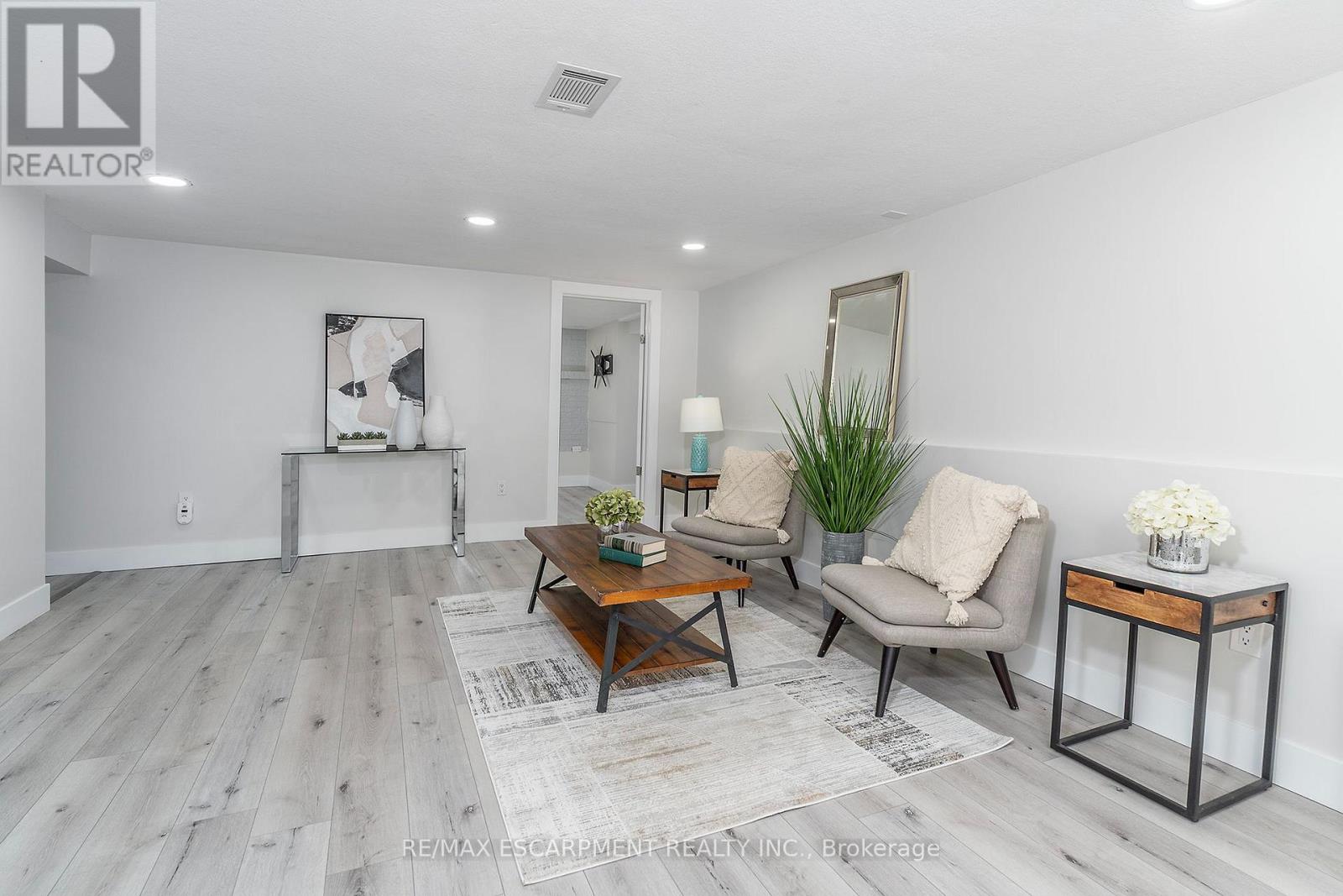 98 DUNCOMBE DRIVE - Image 19