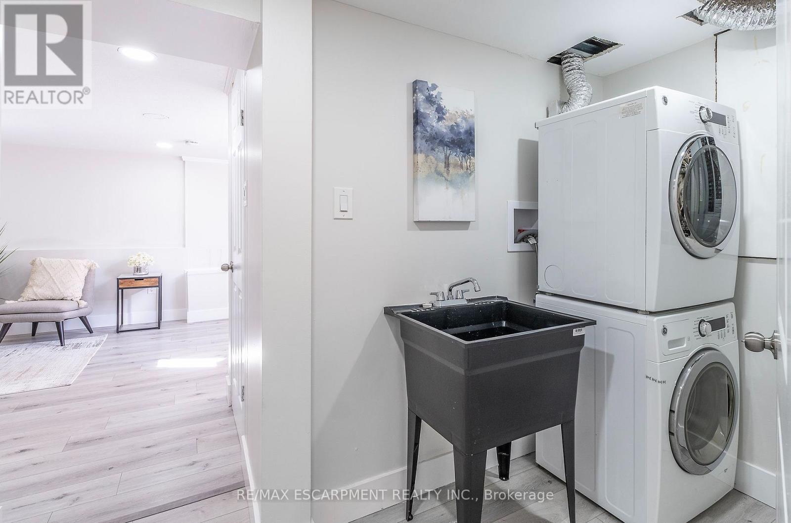98 DUNCOMBE DRIVE - 28