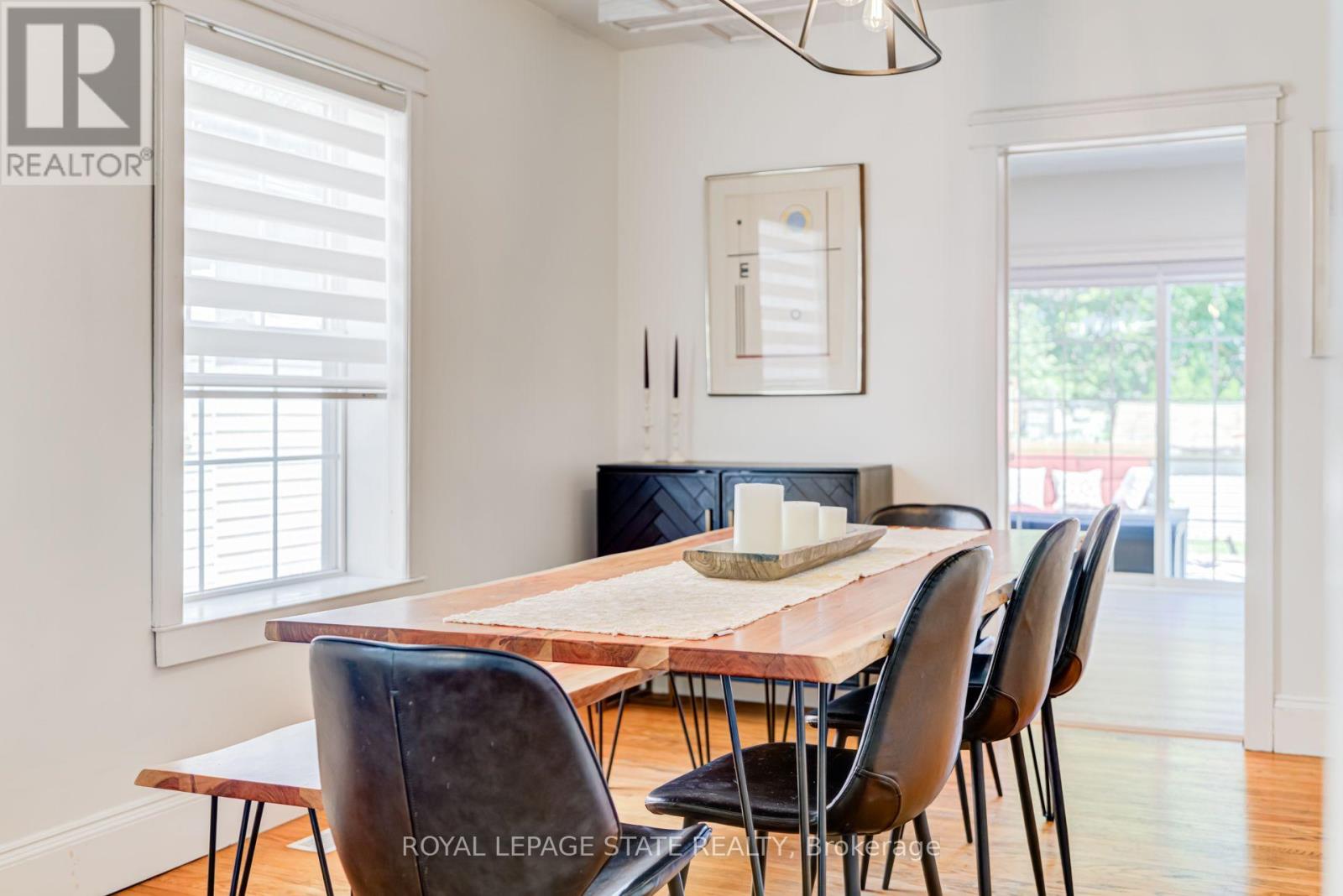 175 ROSSLYN AVENUE S - 12