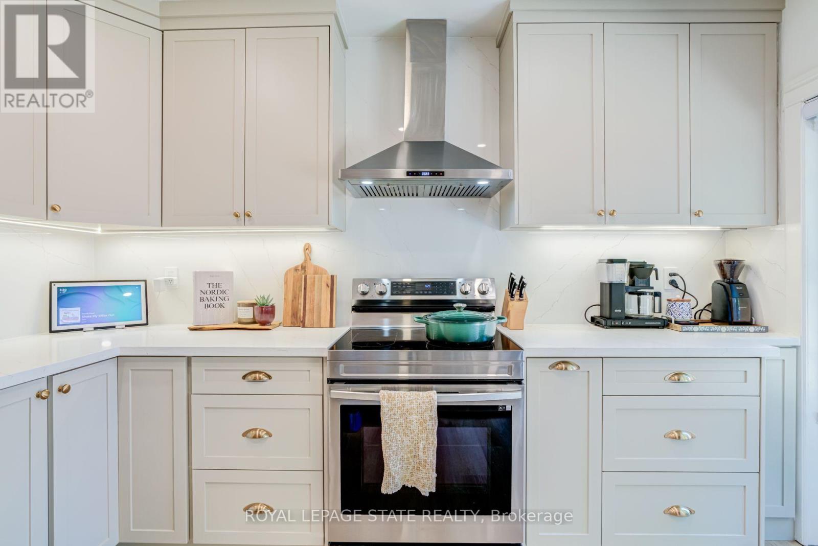 175 ROSSLYN AVENUE S - 15