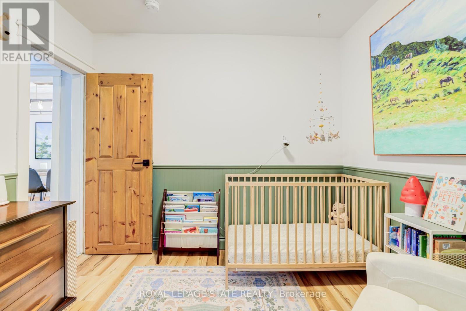 175 ROSSLYN AVENUE S - 21