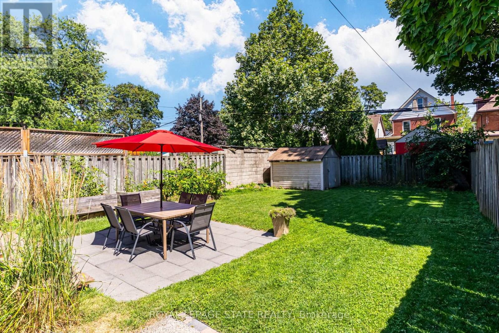 175 ROSSLYN AVENUE S - 36